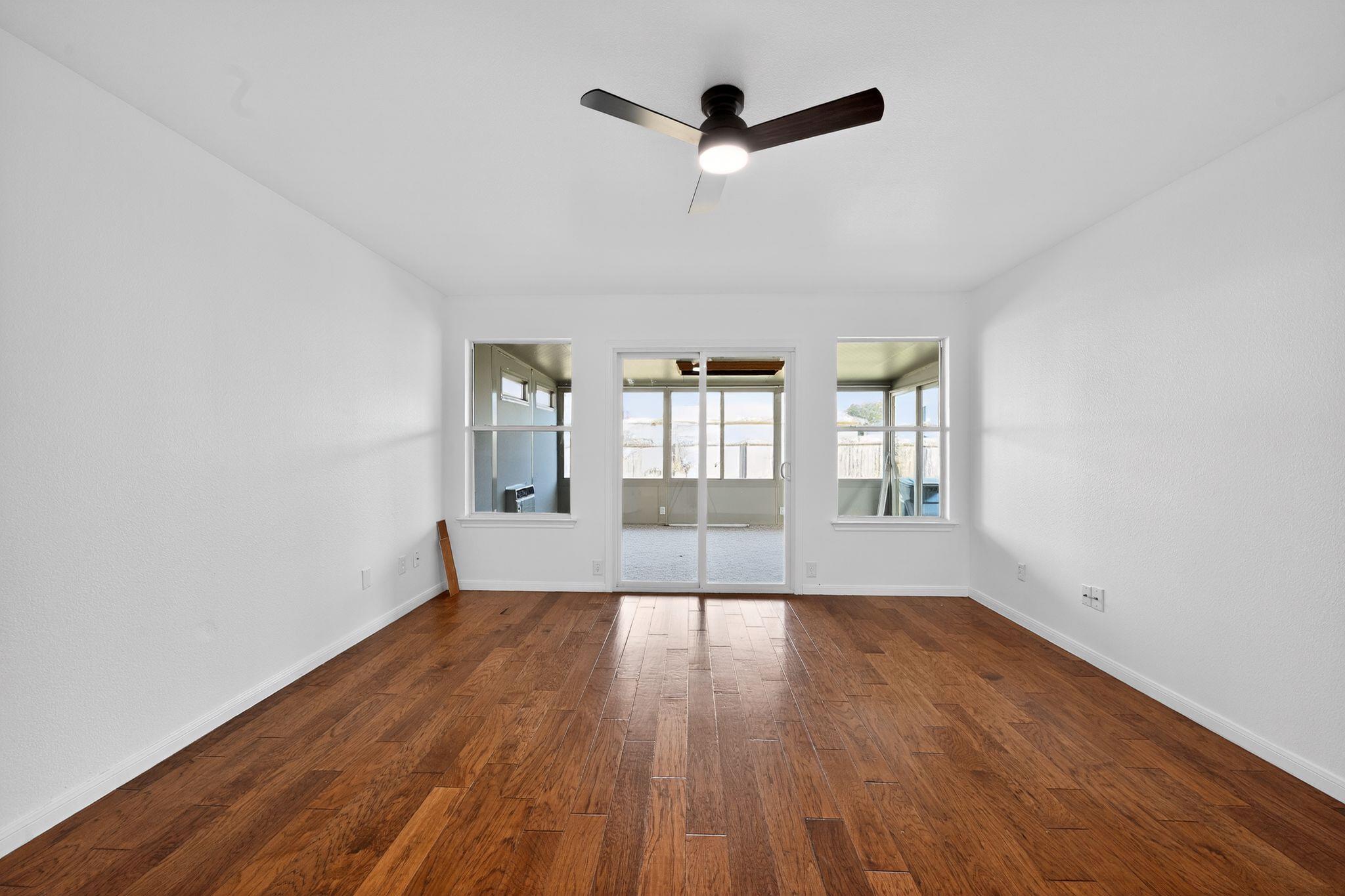 316 Flinn St, Hutto, TX 78634