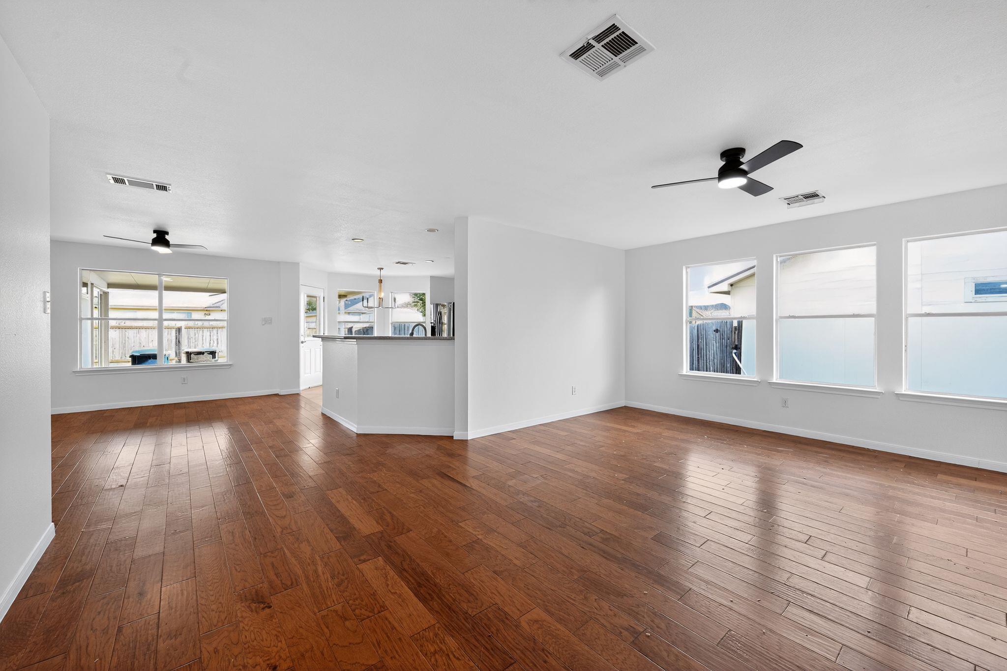 316 Flinn St, Hutto, TX 78634