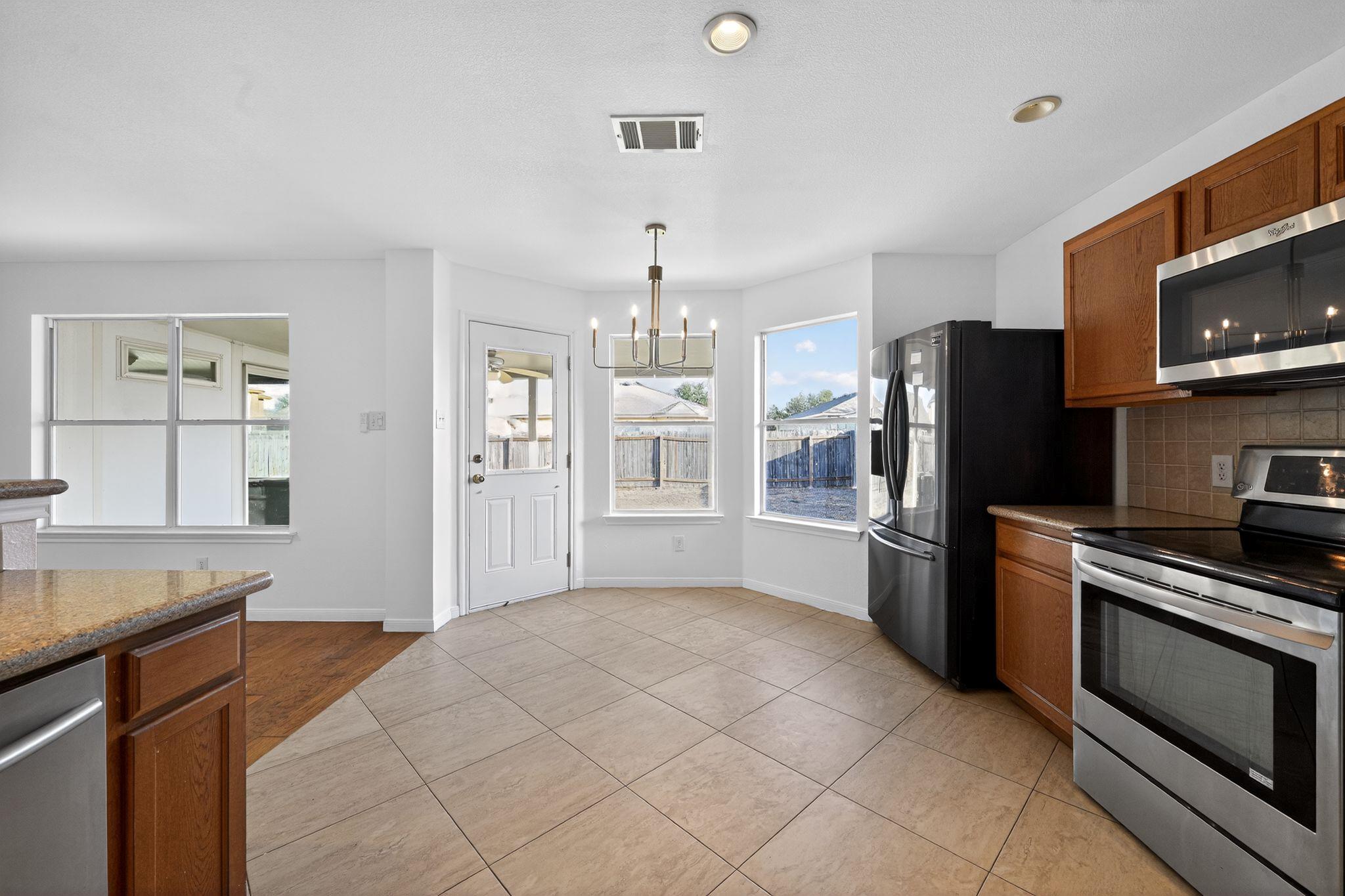 316 Flinn St, Hutto, TX 78634