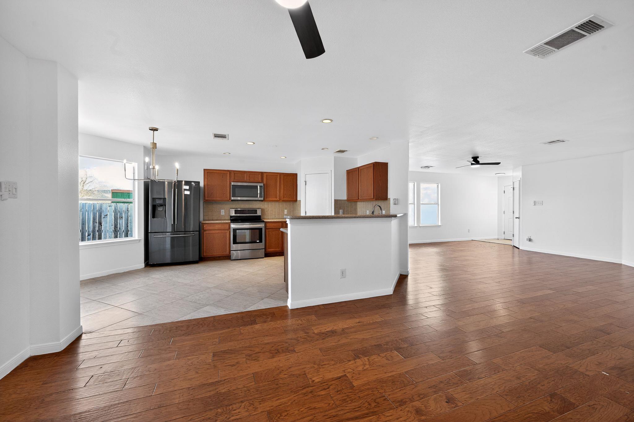 316 Flinn St, Hutto, TX 78634