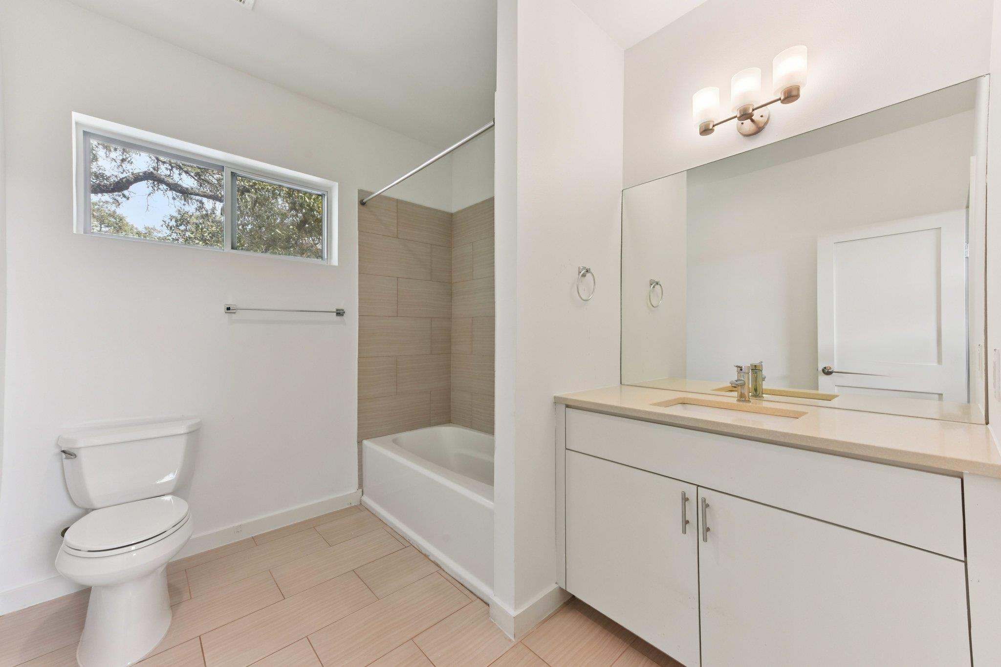 133 Crest View Dr, Lakeway, TX 78734