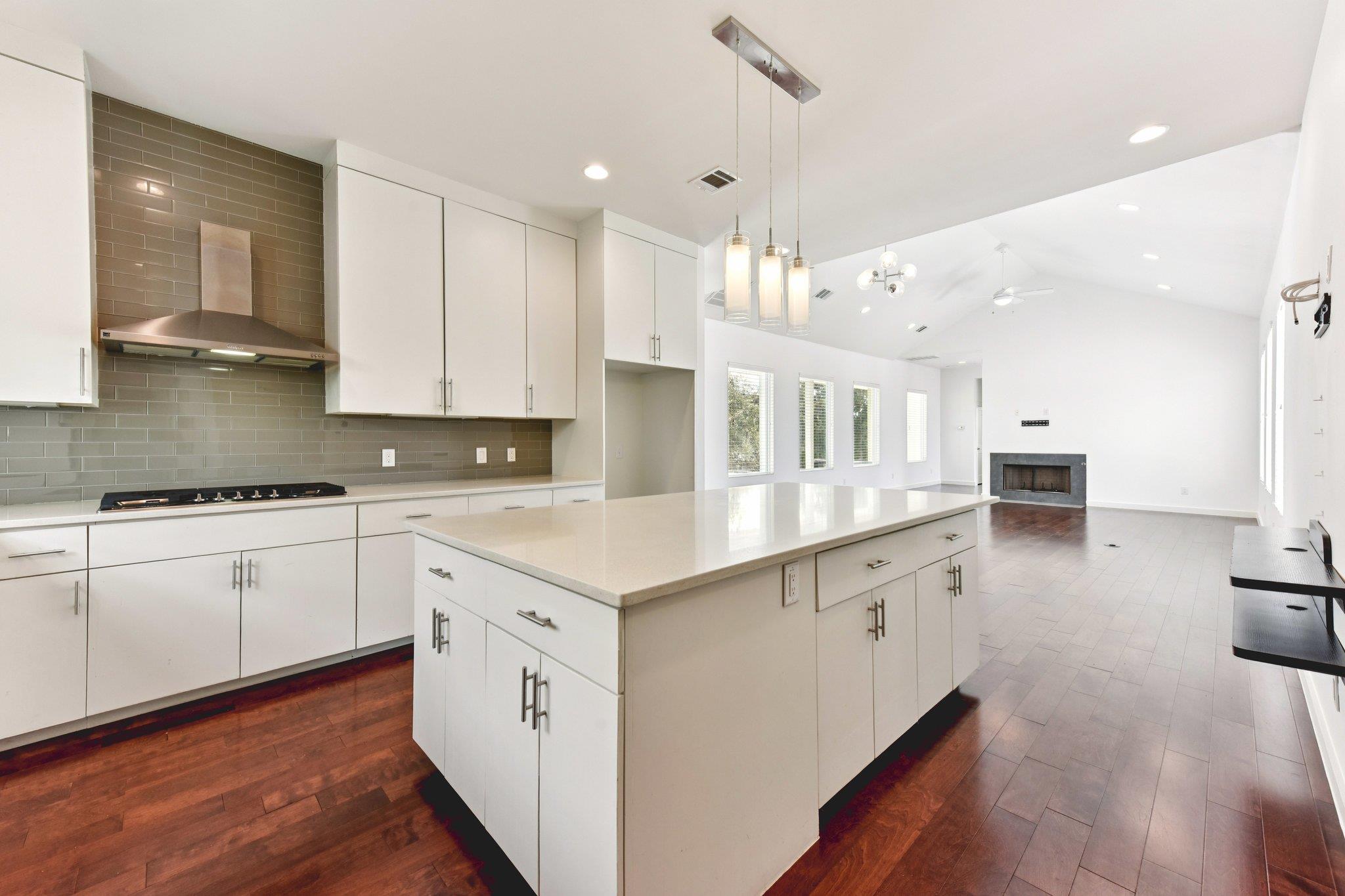 133 Crest View Dr, Lakeway, TX 78734