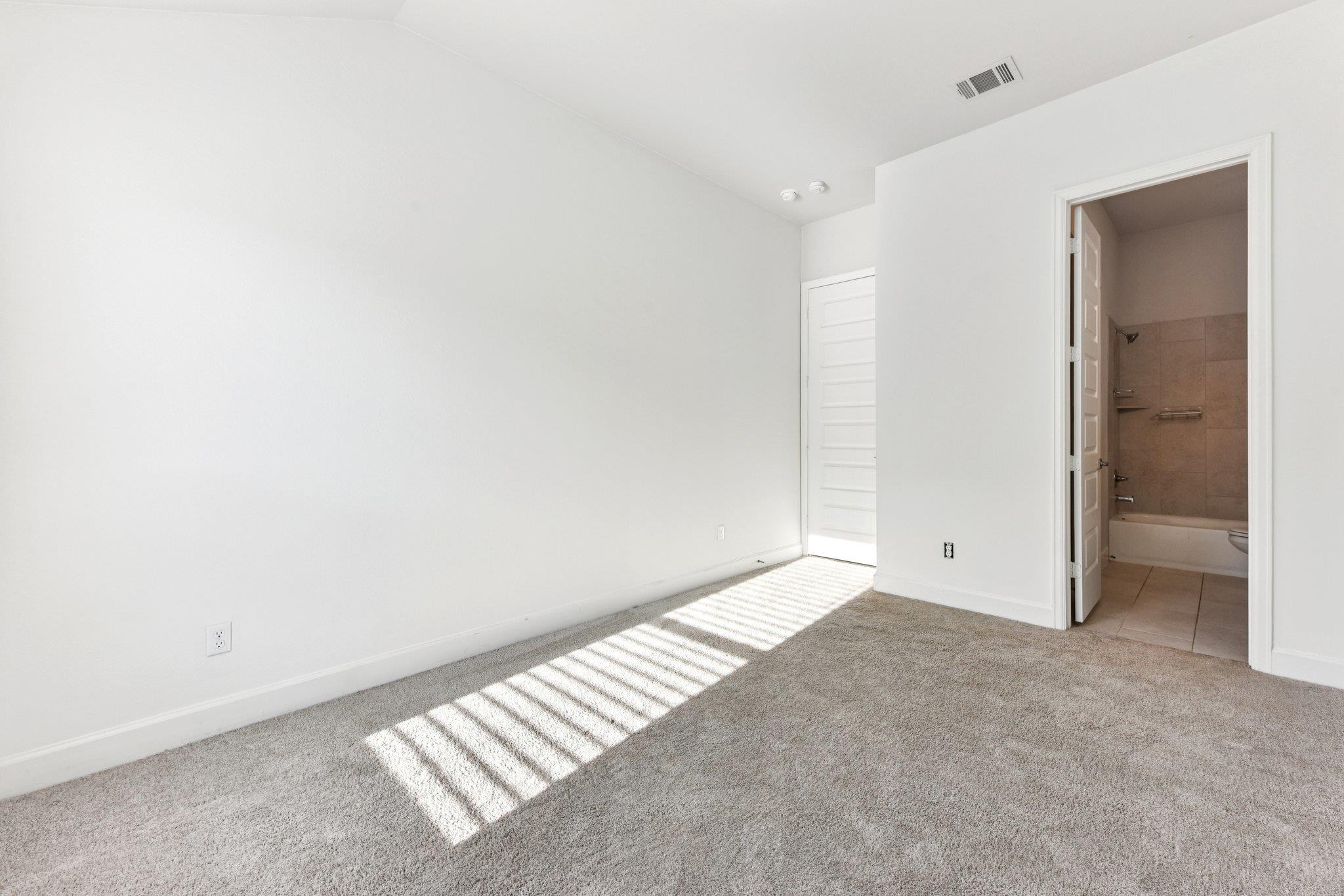 163 Kellogg Ln, Bastrop, TX 78602