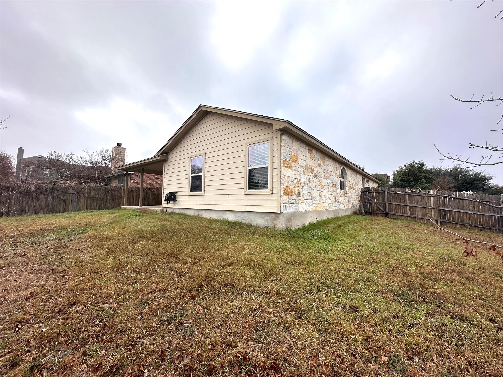 1000 Drake Cv, Leander, TX 78641