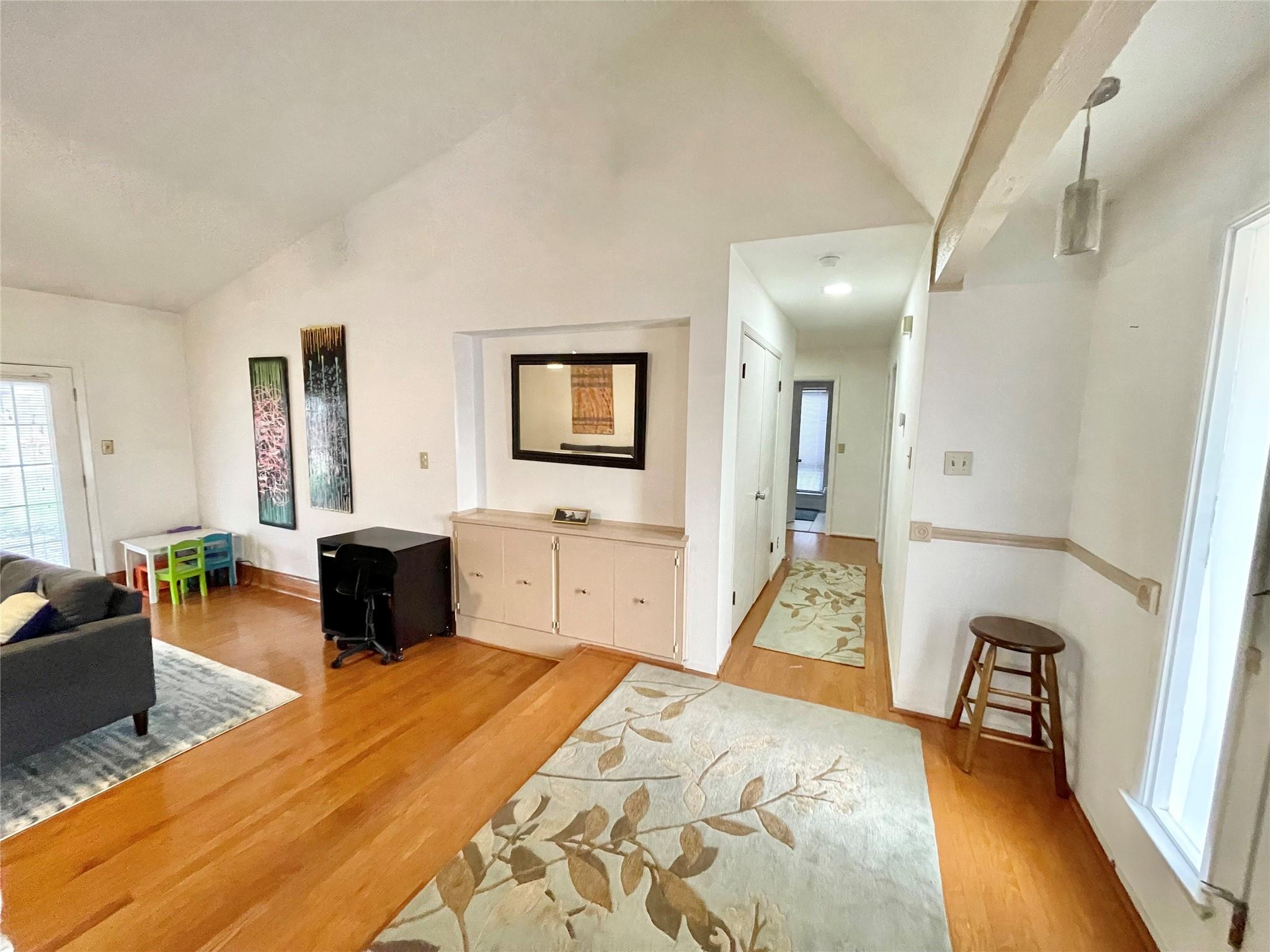 2010 Abbey Cir, Austin, TX 78727