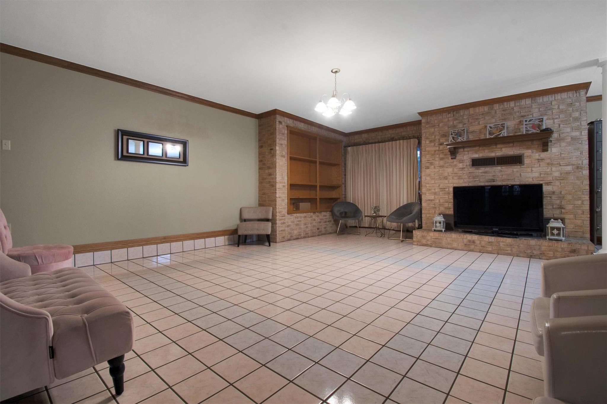 416 Depot St, Elgin, TX 78621