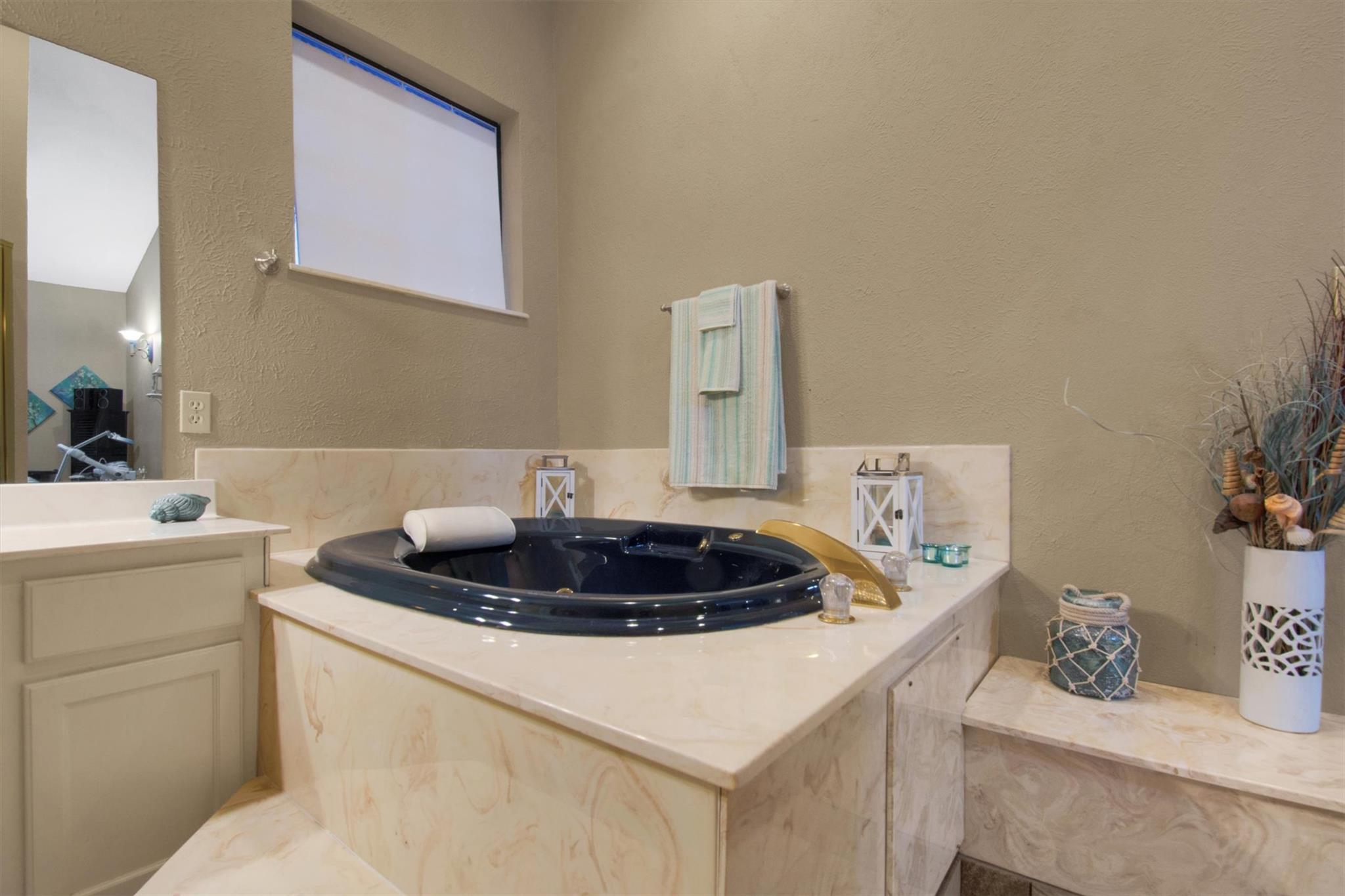 416 Depot St, Elgin, TX 78621