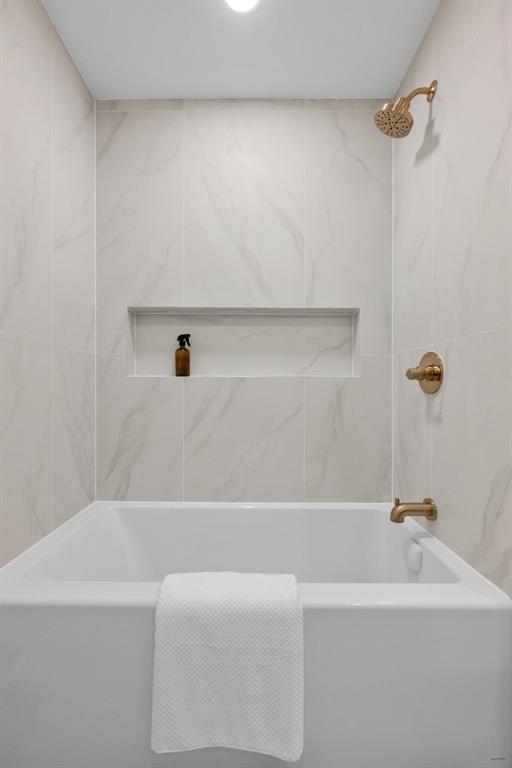 2710 Greenlawn Pkwy, Austin, TX 78757