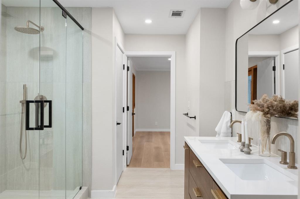 2710 Greenlawn Pkwy, Austin, TX 78757