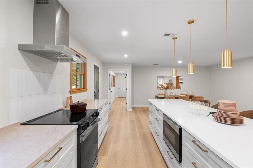 2710 Greenlawn Pkwy, Austin, TX 78757