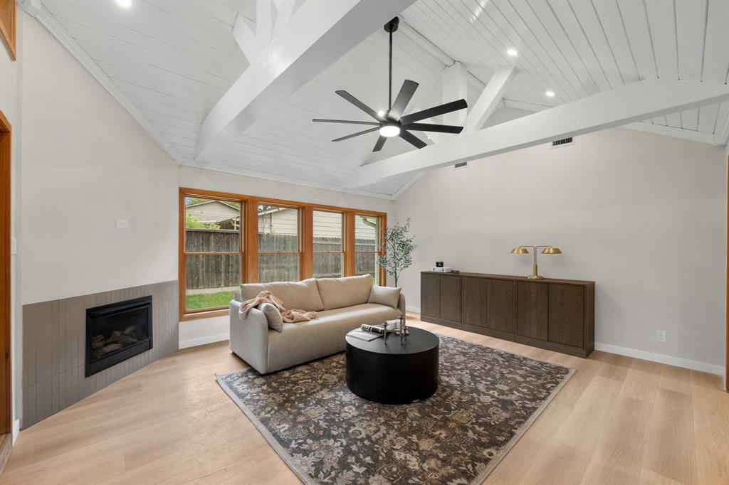 2710 Greenlawn Pkwy, Austin, TX 78757