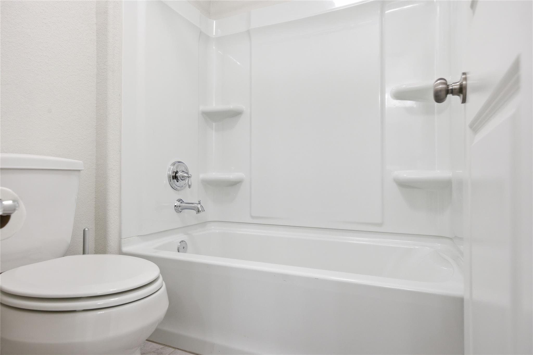 106 Barley Fork Ln, Hutto, TX 78634