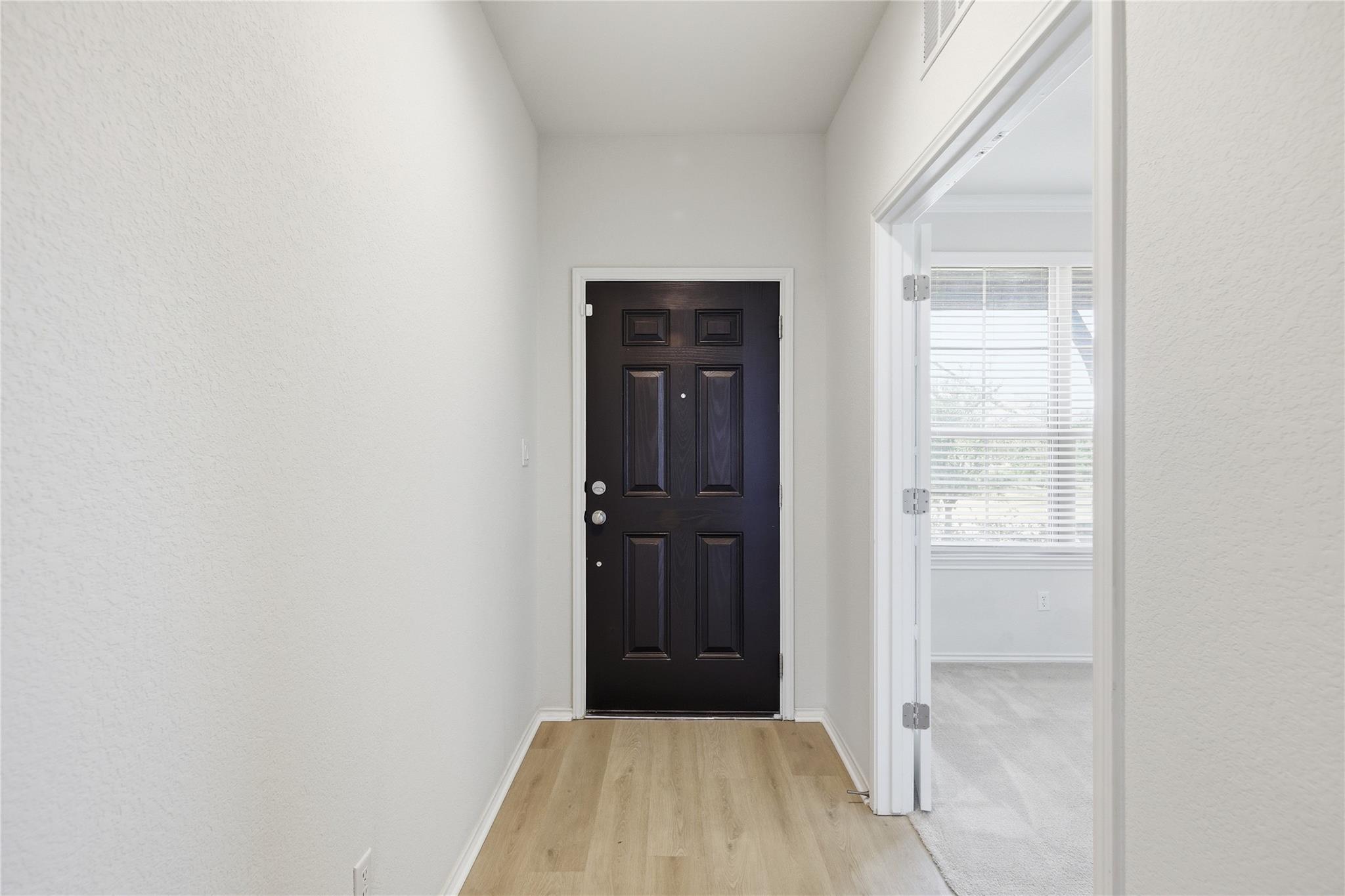 106 N Barley Fork Ln, Hutto, TX 78634