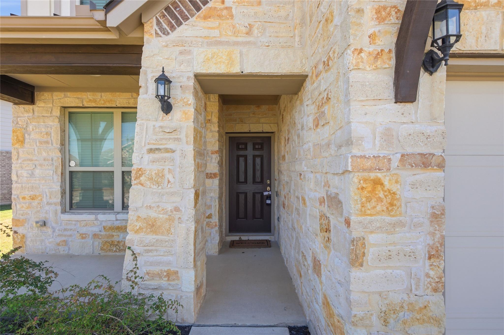 106 N Barley Fork Ln, Hutto, TX 78634