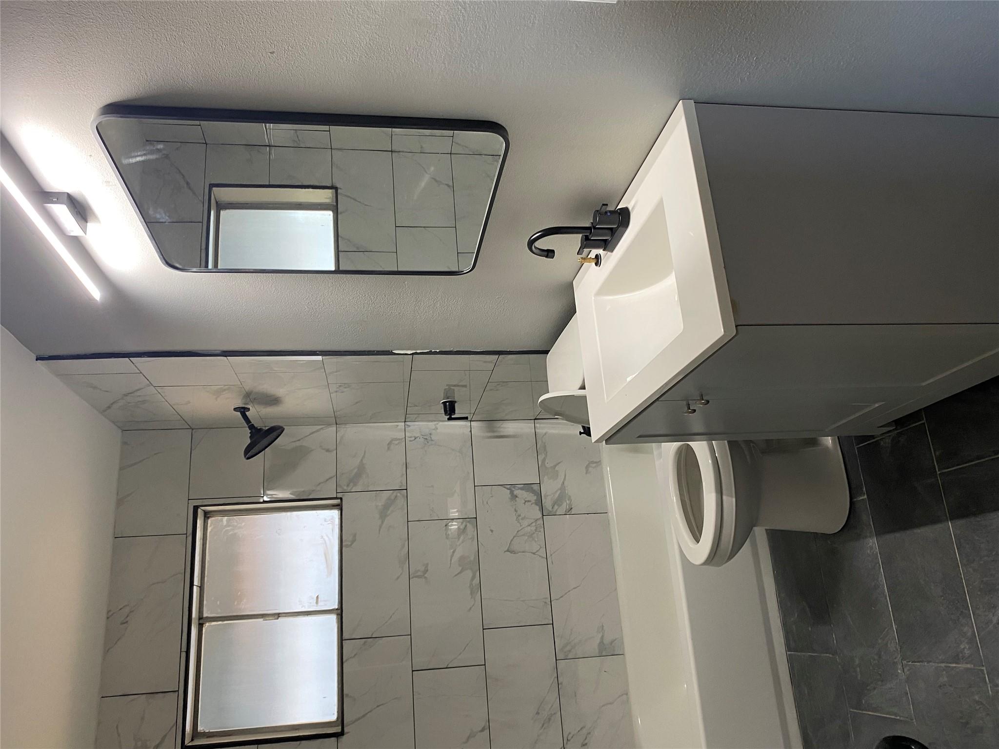 955 university Ln, Seguin, TX 78155