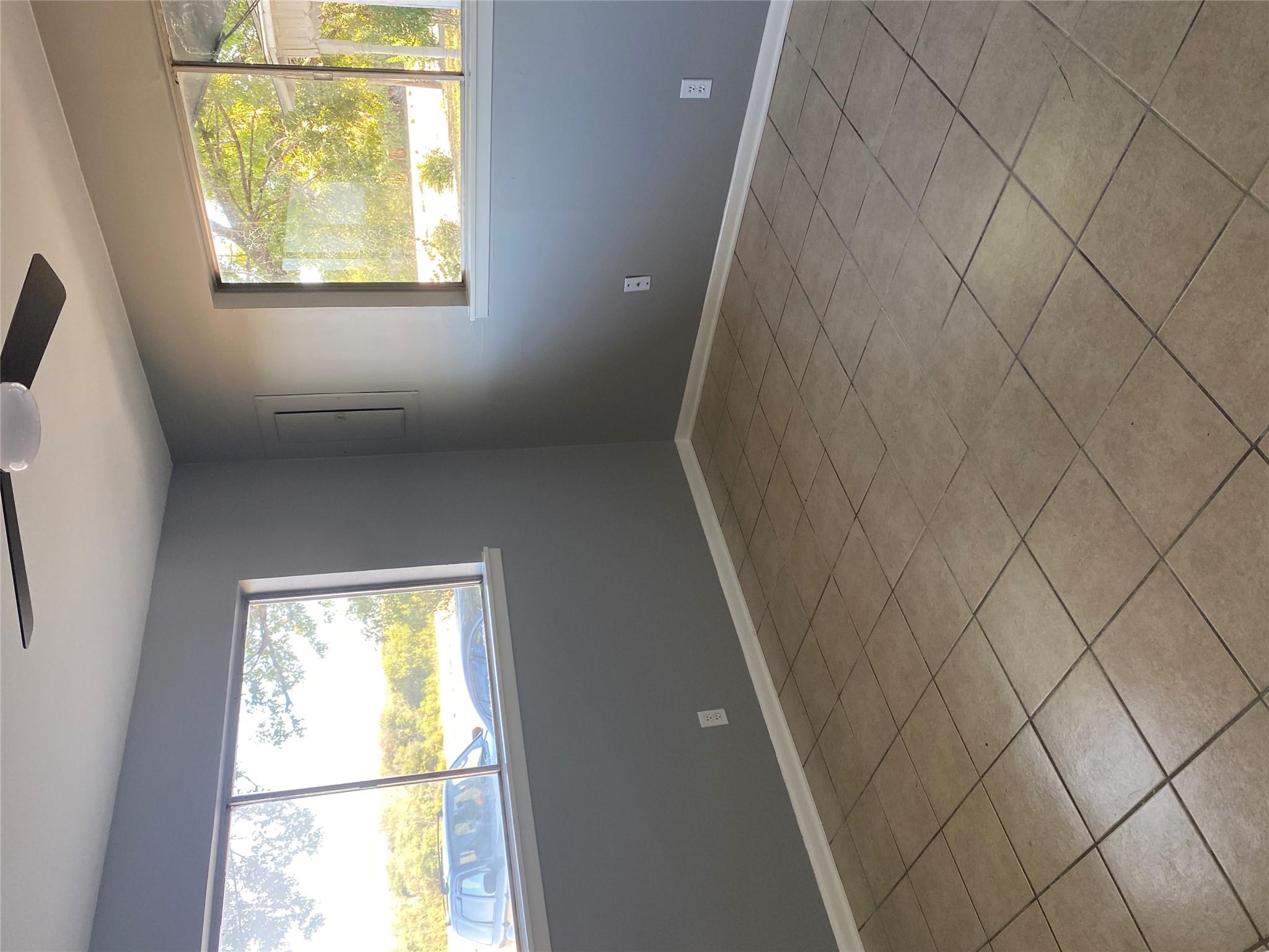 955 university Ln, Seguin, TX 78155