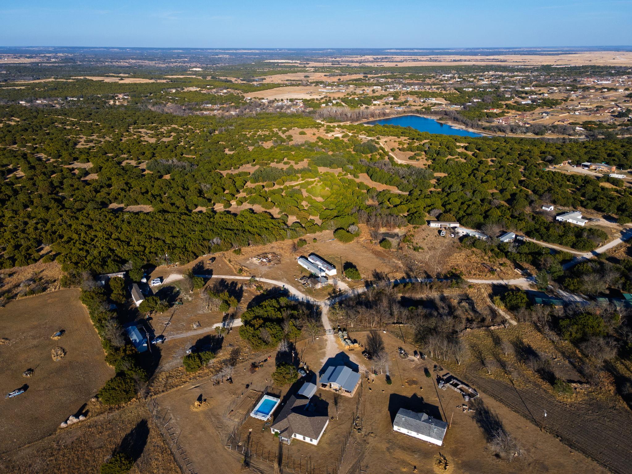 1252 Twin Mountain Rd, Copperas Cove, TX 76522