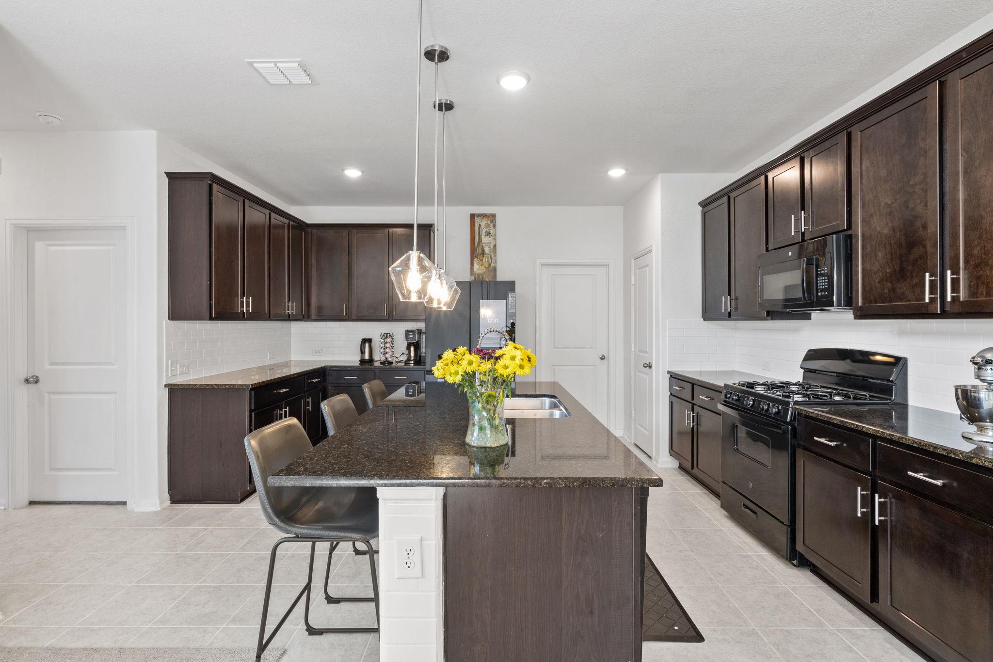 189 Durian Loop, Buda, TX 78610