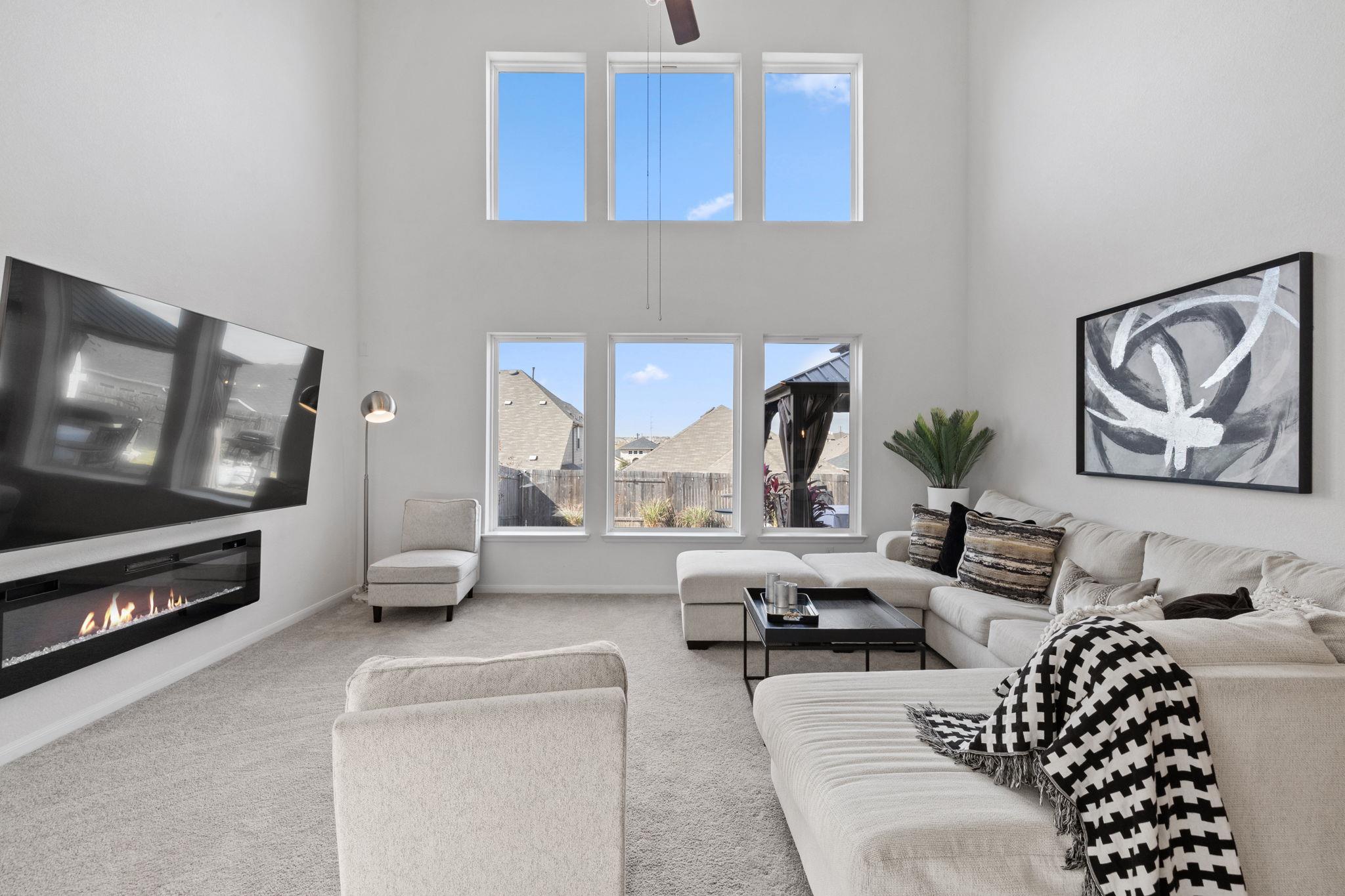 189 Durian Loop, Buda, TX 78610