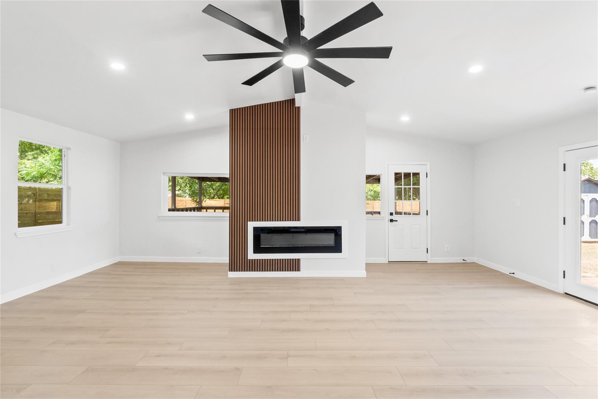 106 E lola Dr, Austin, TX 78753