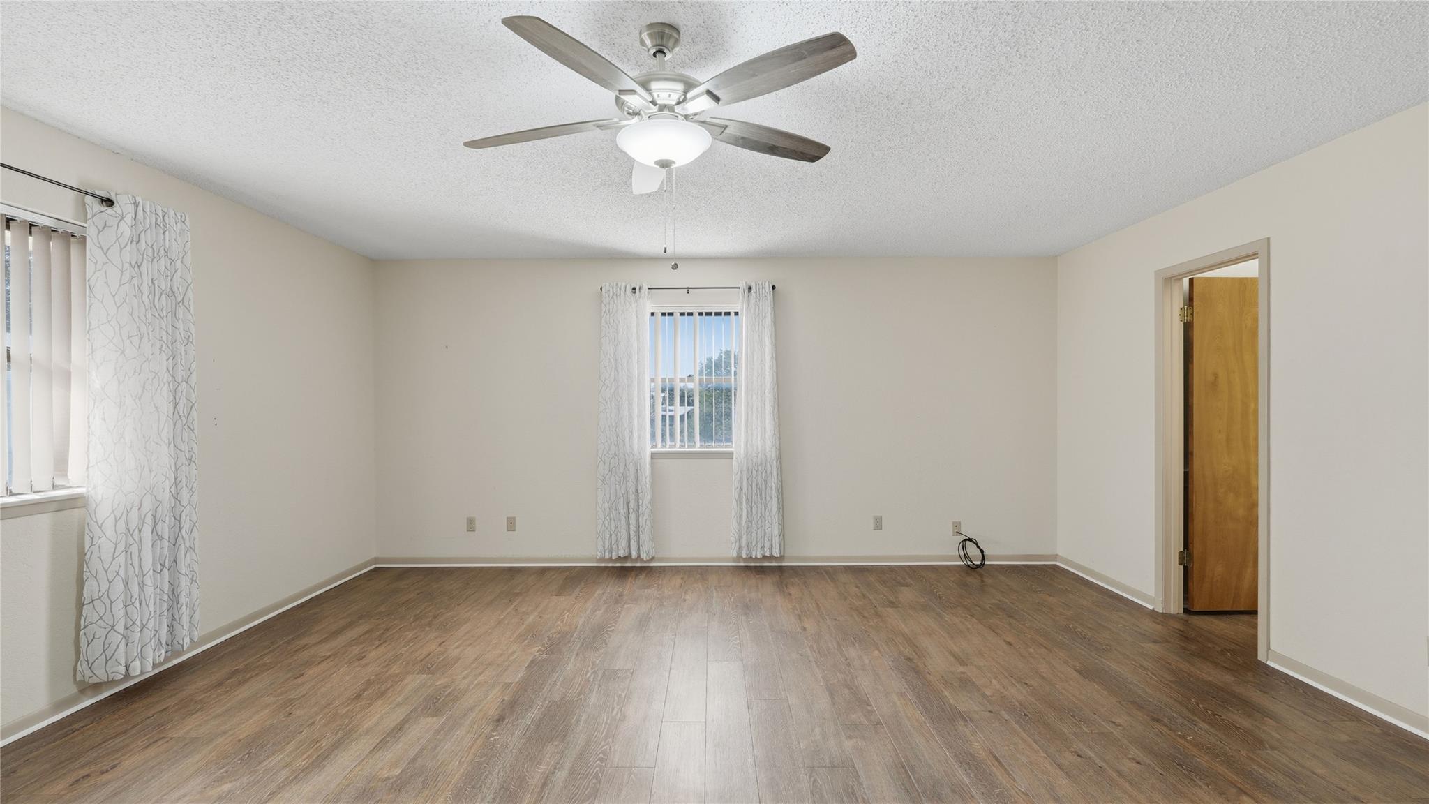 132 W Outer Dr, Canyon Lake, TX 78133