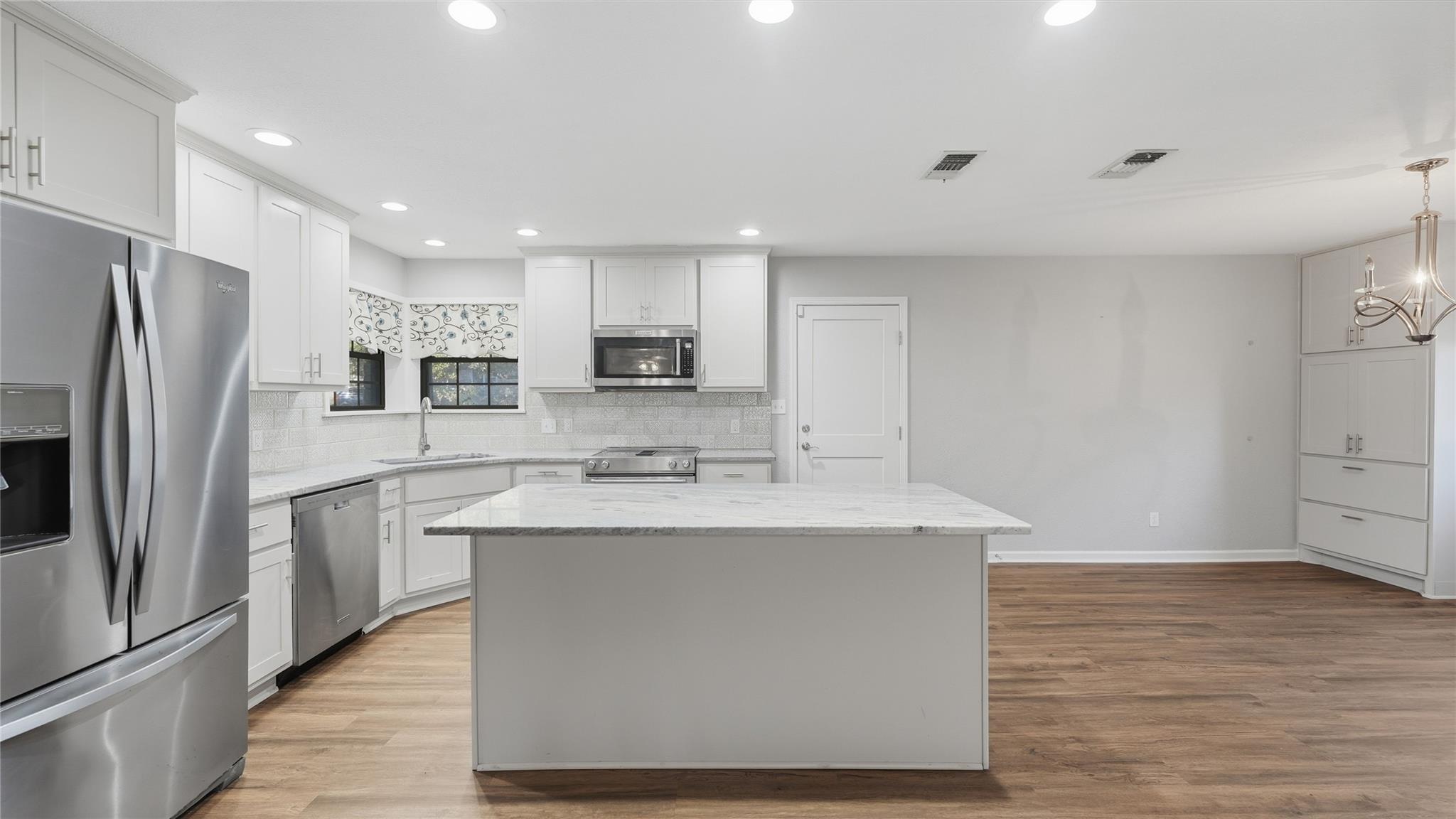 132 W Outer Dr, Canyon Lake, TX 78133