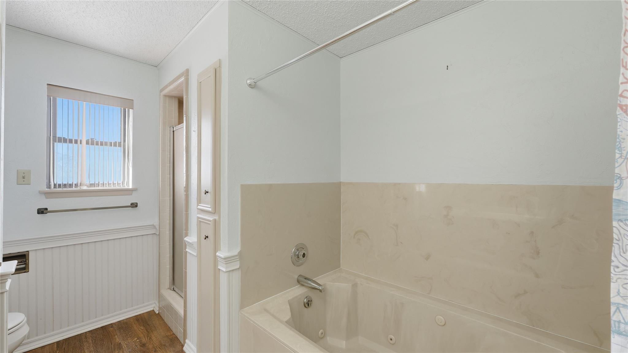 132 W Outer Dr, Canyon Lake, TX 78133