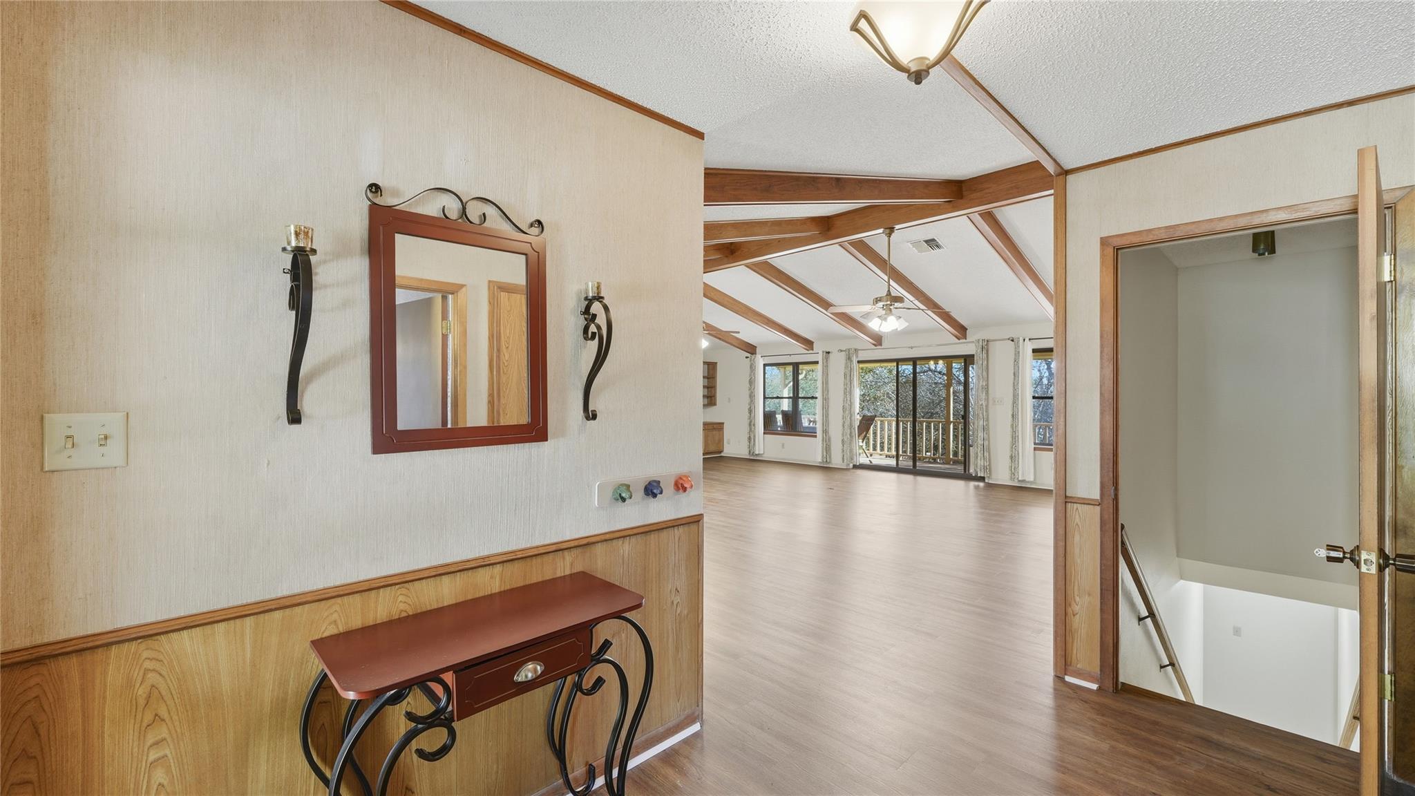 132 W Outer Dr, Canyon Lake, TX 78133