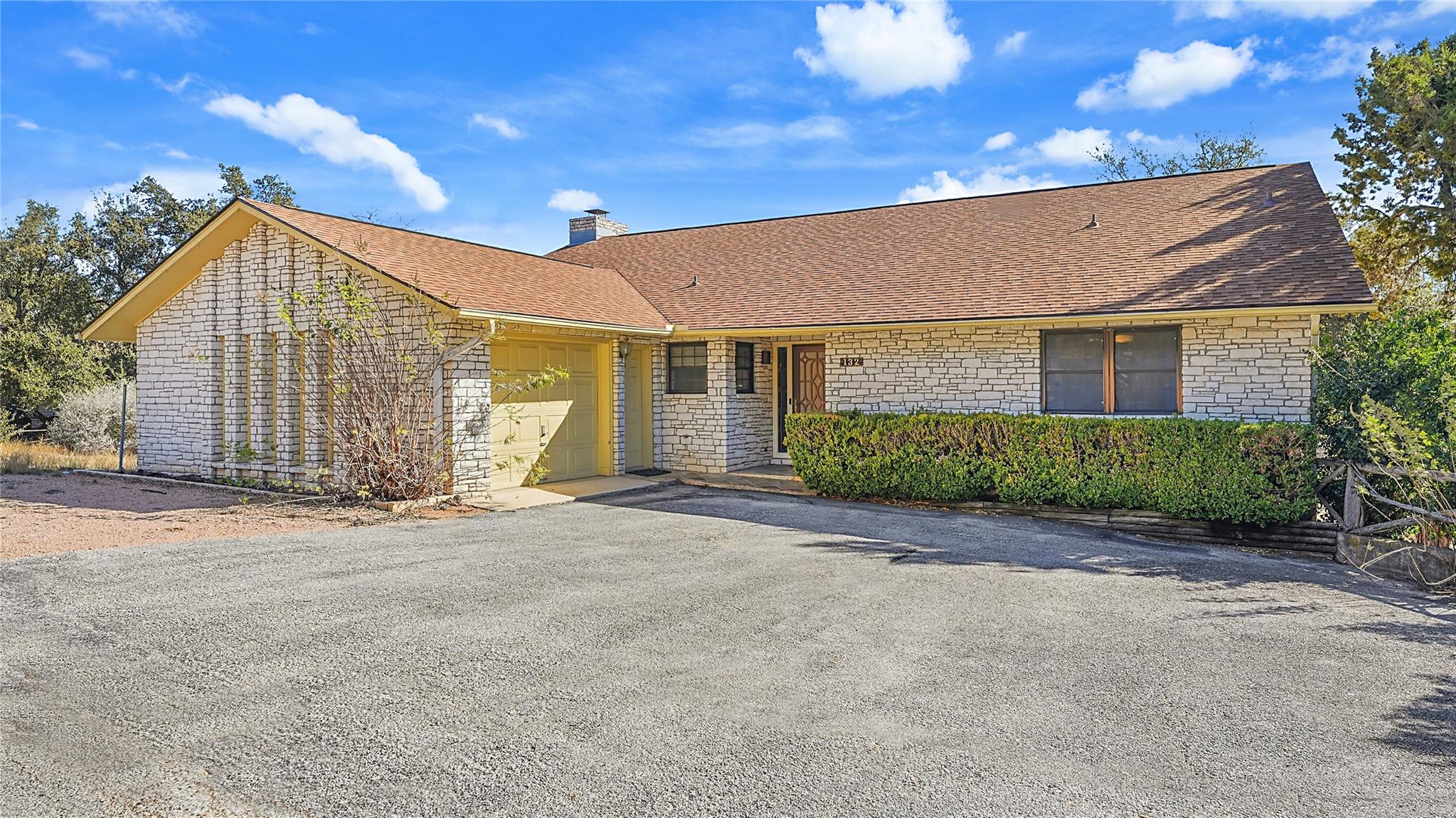 132 W Outer Dr, Canyon Lake, TX 78133