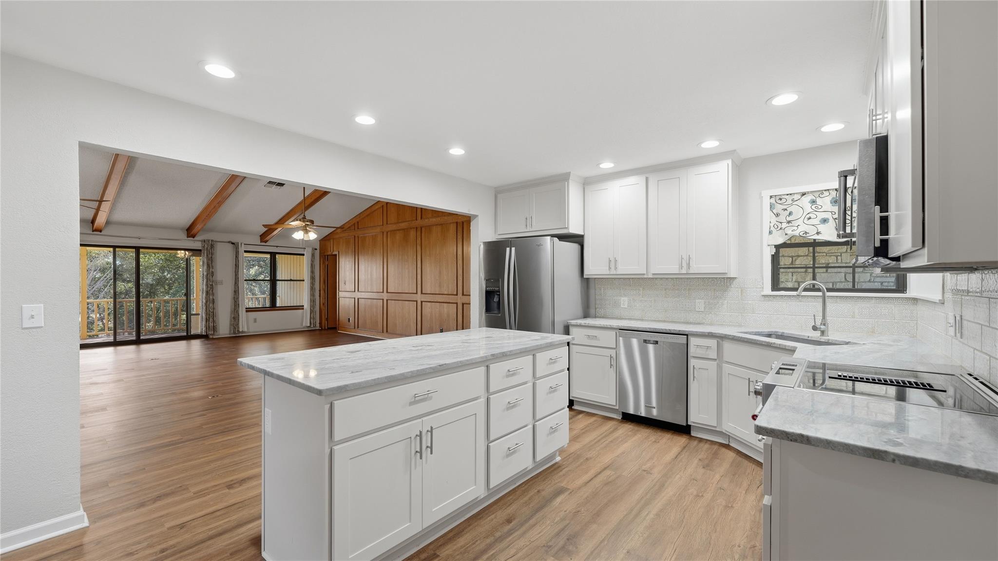 132 W Outer Dr, Canyon Lake, TX 78133