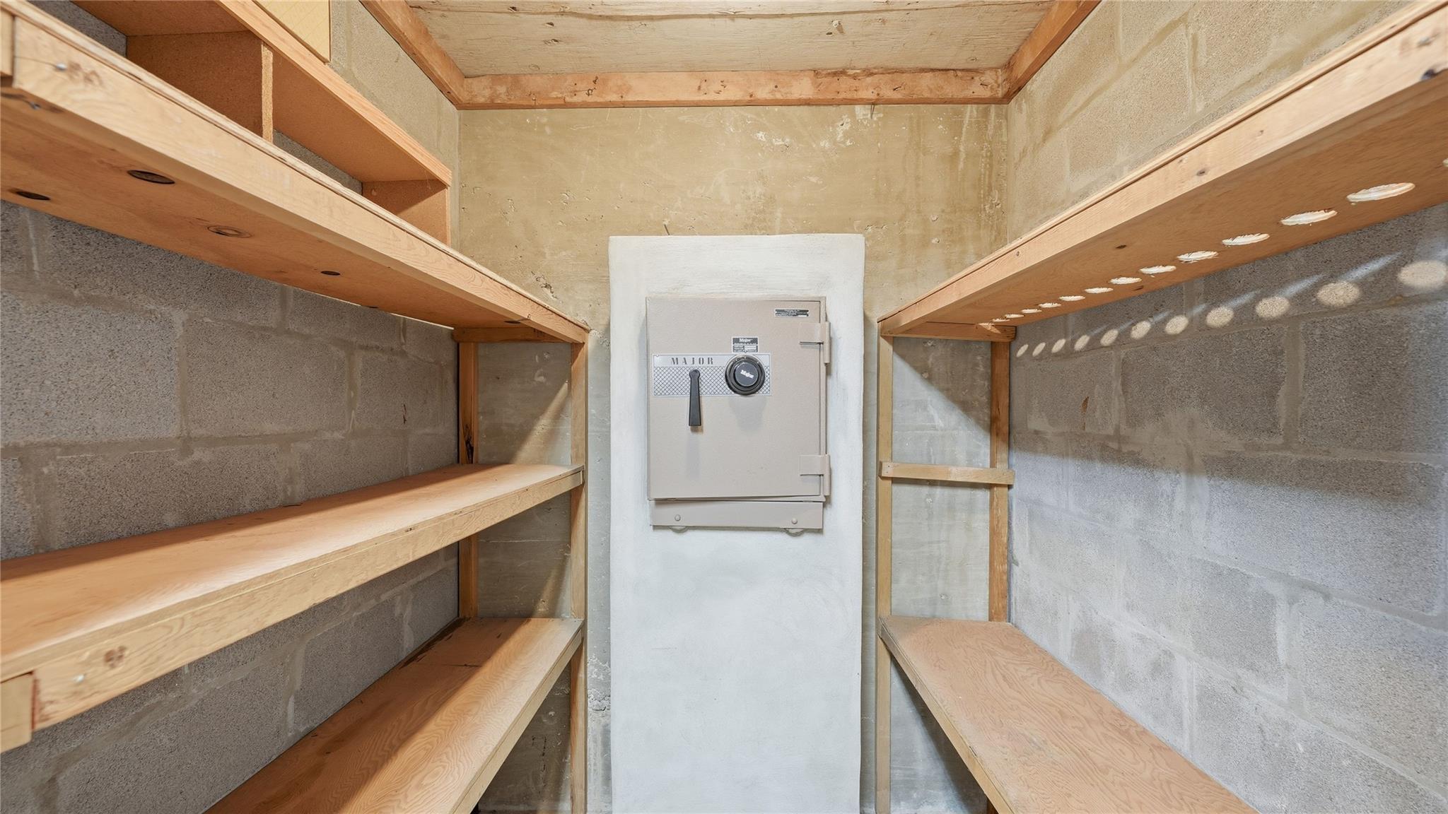 132 W Outer Dr, Canyon Lake, TX 78133