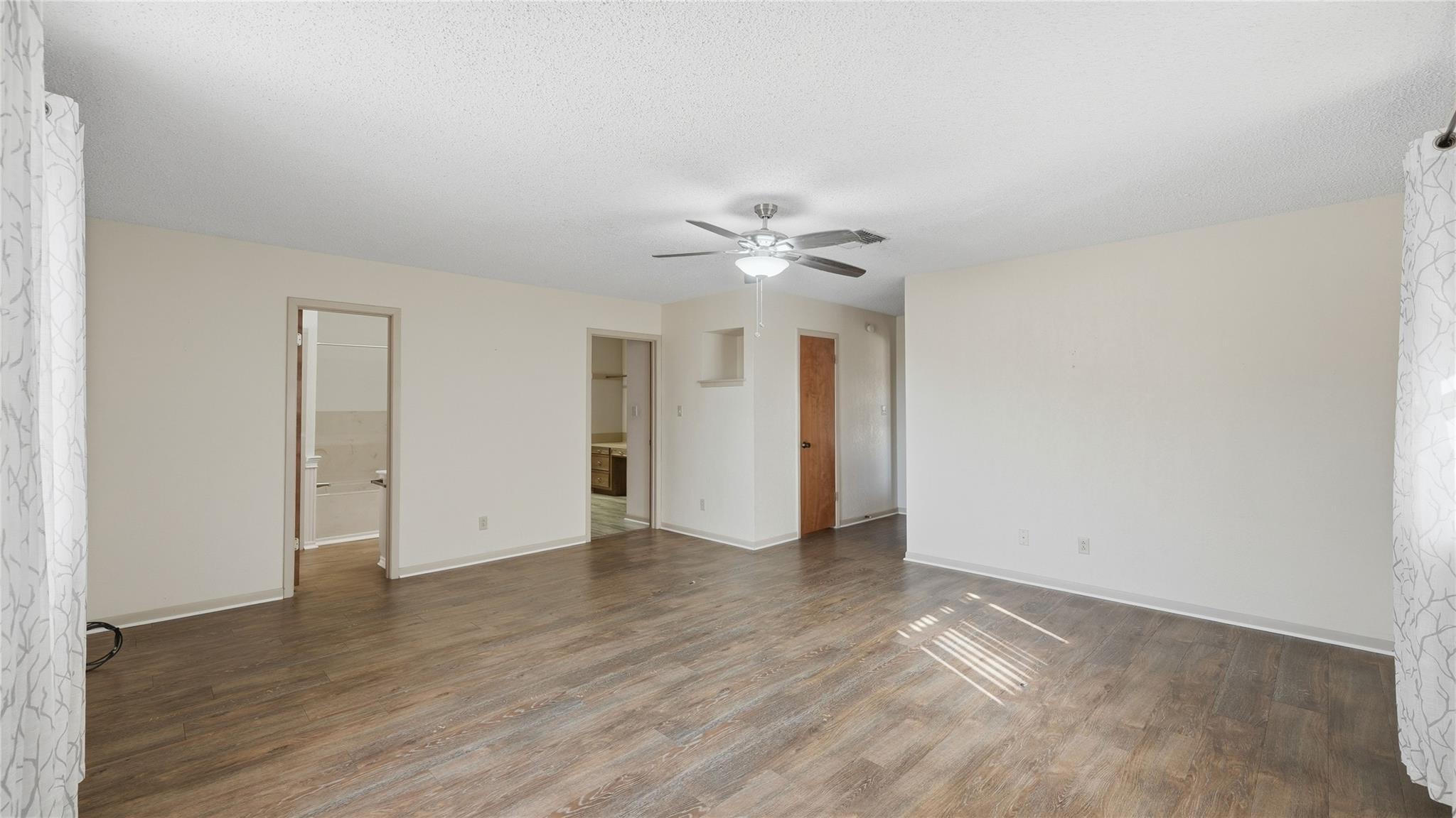 132 W Outer Dr, Canyon Lake, TX 78133