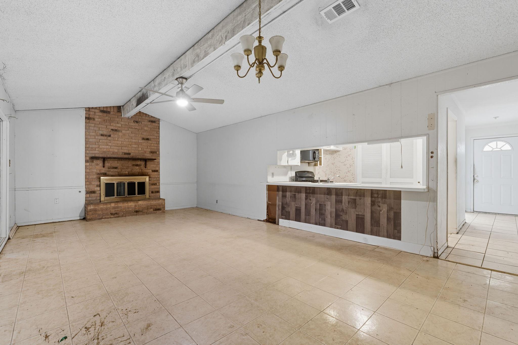 2405 Grace St, Taylor, TX 76574