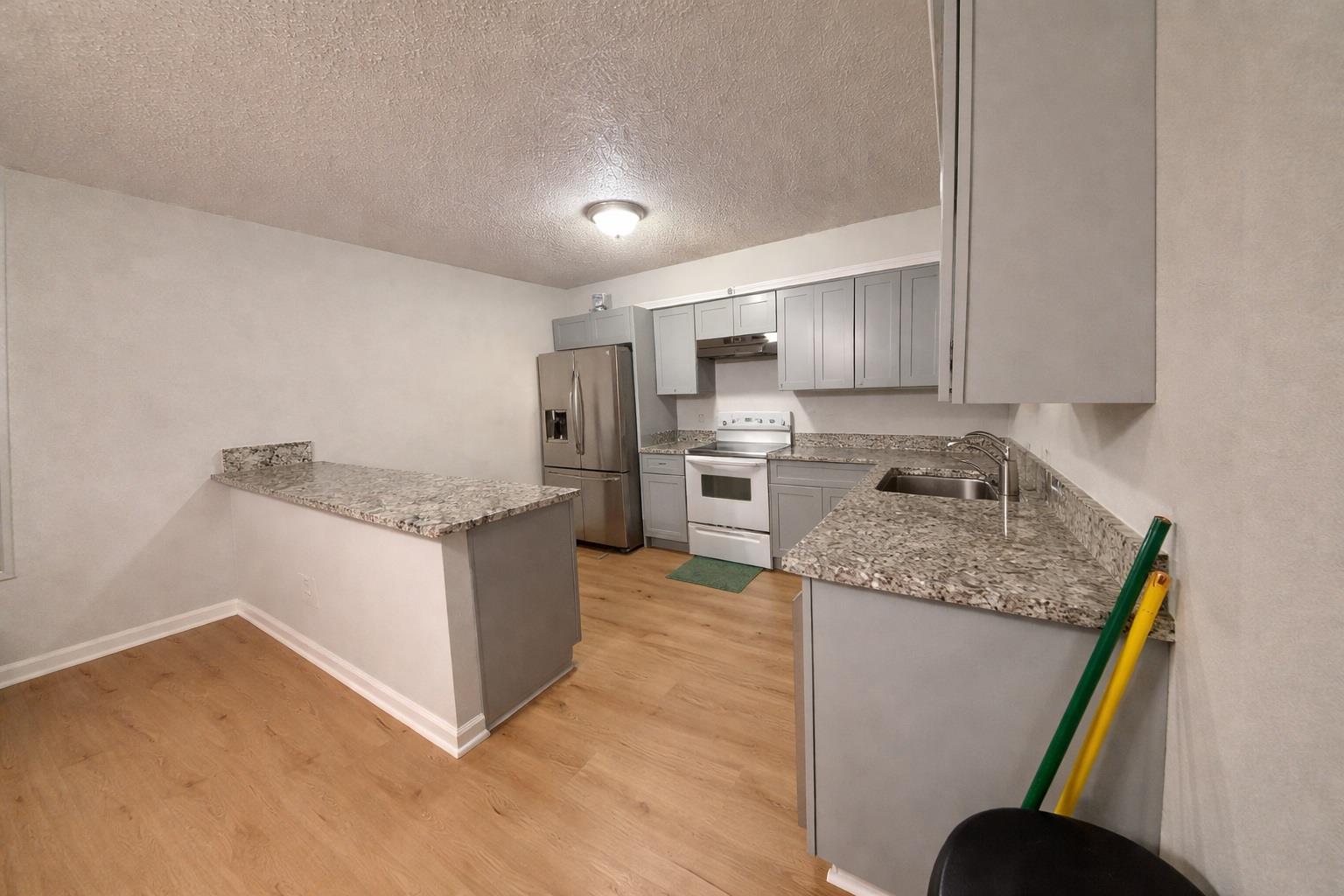 13935 Little Leaf Dr, San Antonio, TX 78247