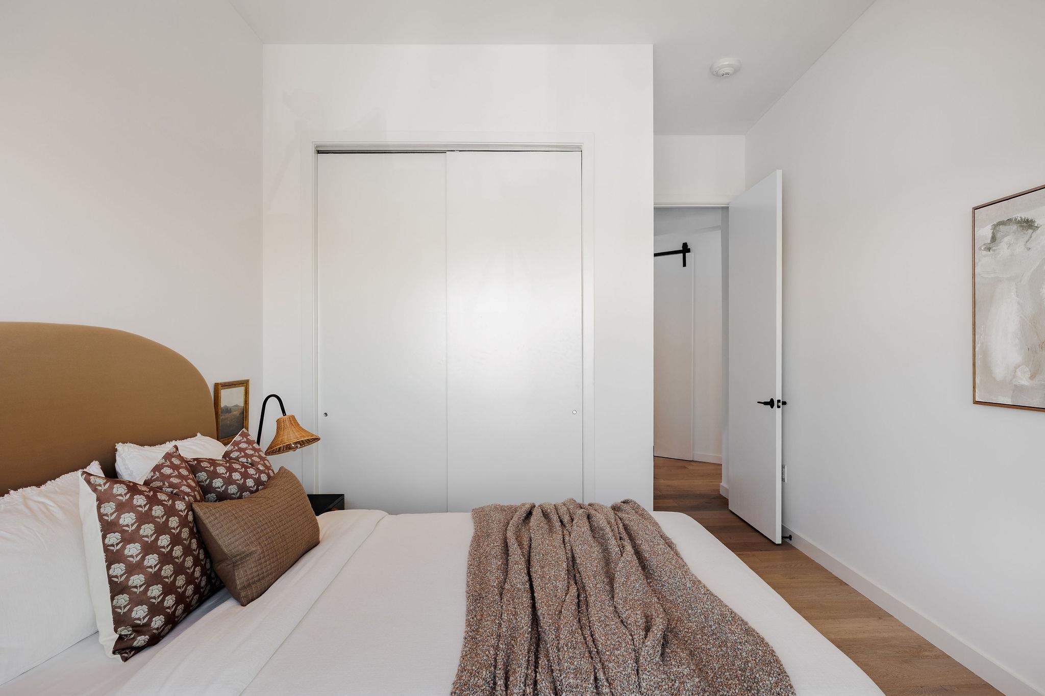 800 Embassy Dr # 408, Austin, TX 78702