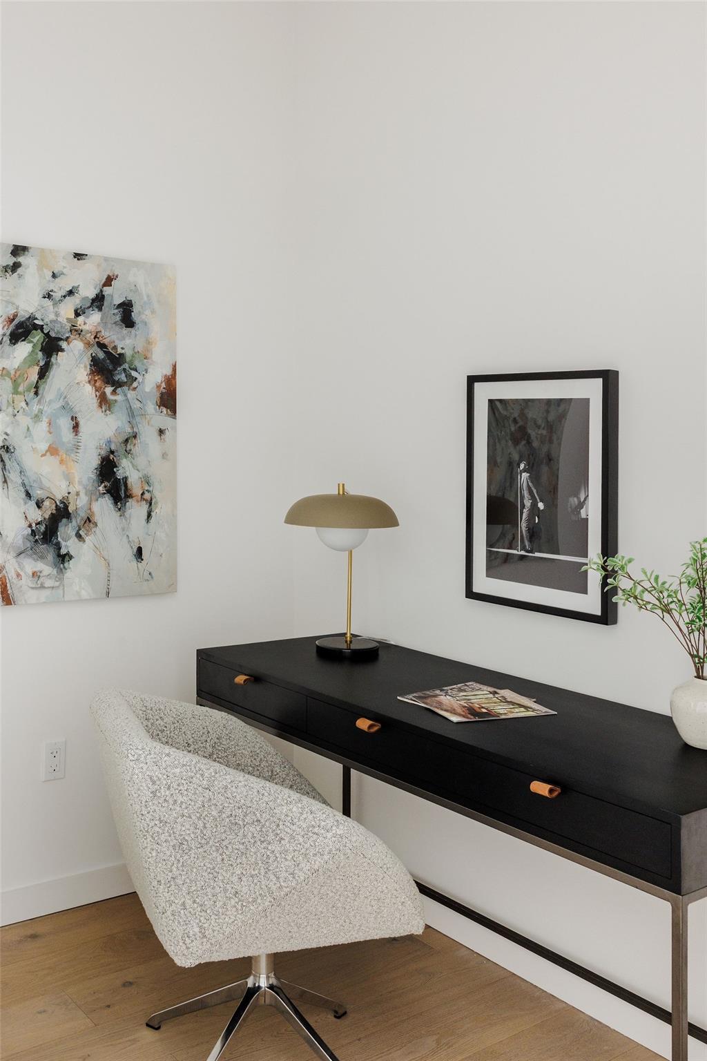 800 Embassy Dr # 408, Austin, TX 78702