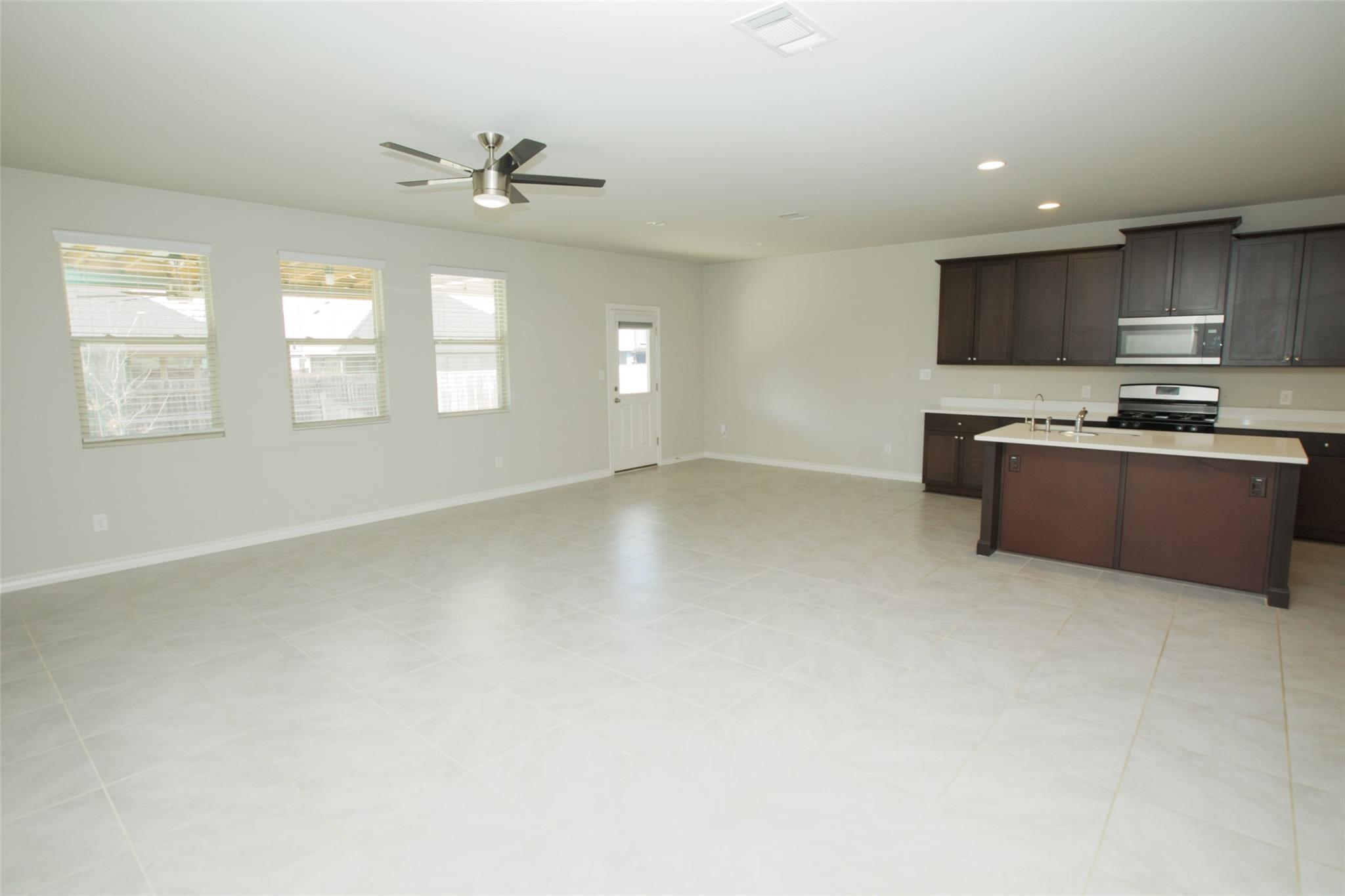 8052 Massa Dr, Round Rock, TX 78665