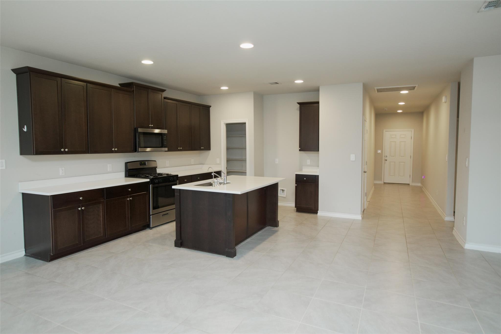 8052 Massa Dr, Round Rock, TX 78665