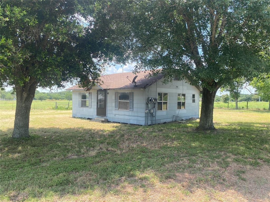 2525 159 Highway, La Grange, TX 78945