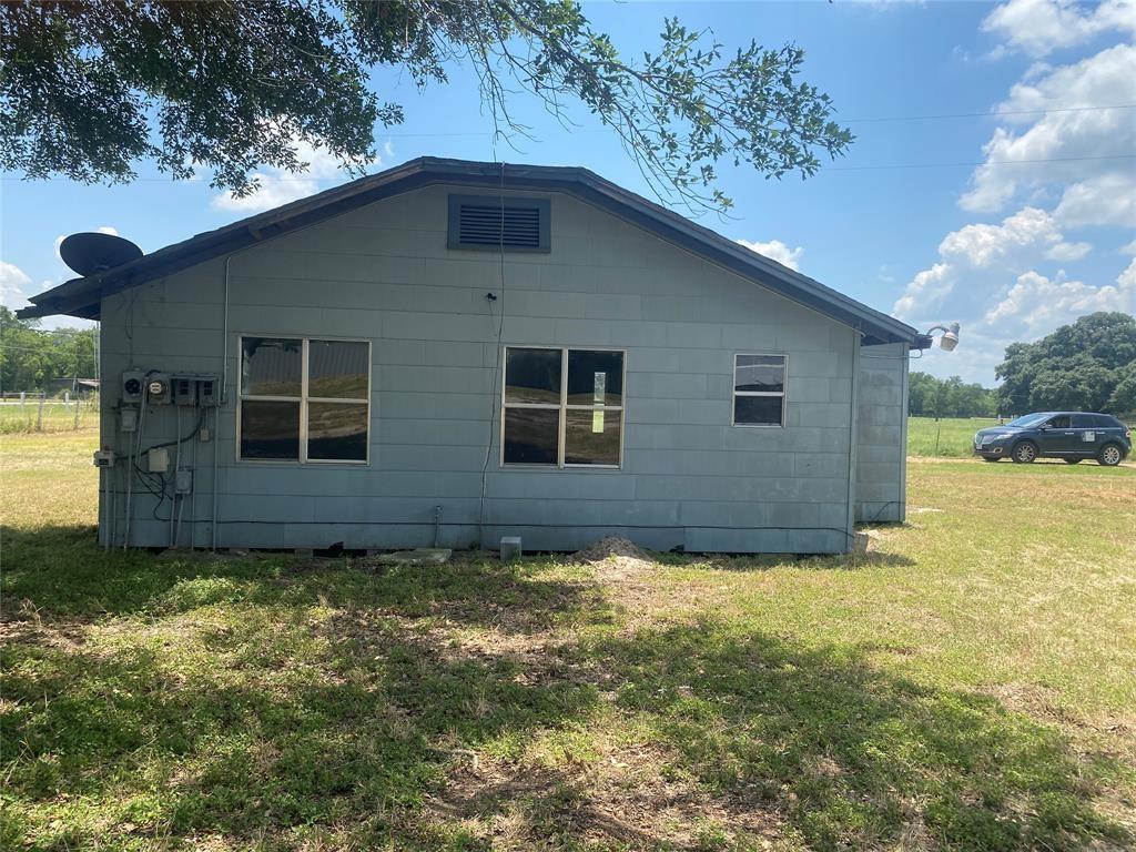 2525 159 Highway, La Grange, TX 78945