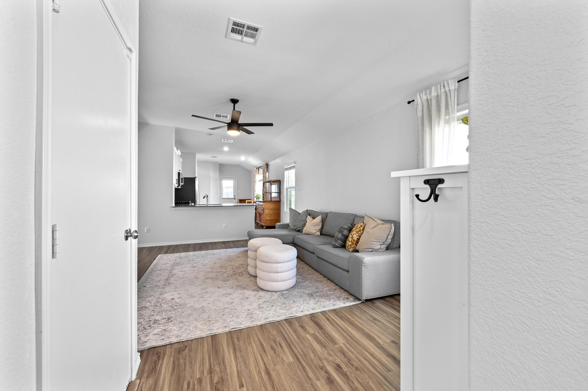 103 Canley Loop, Hutto, TX 78634