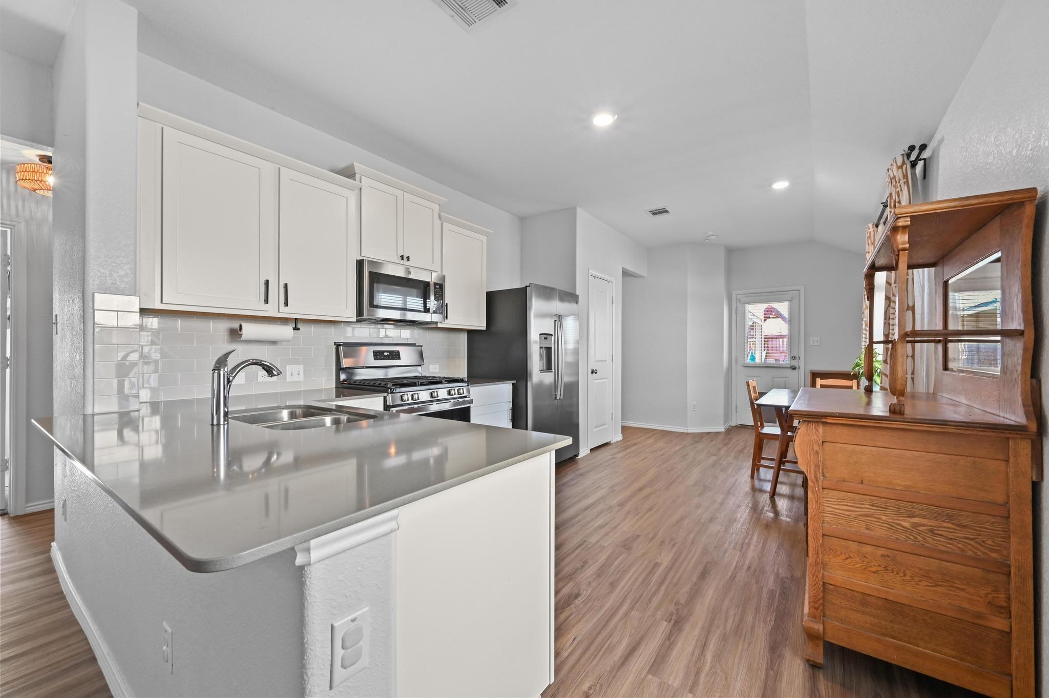 103 Canley Loop, Hutto, TX 78634