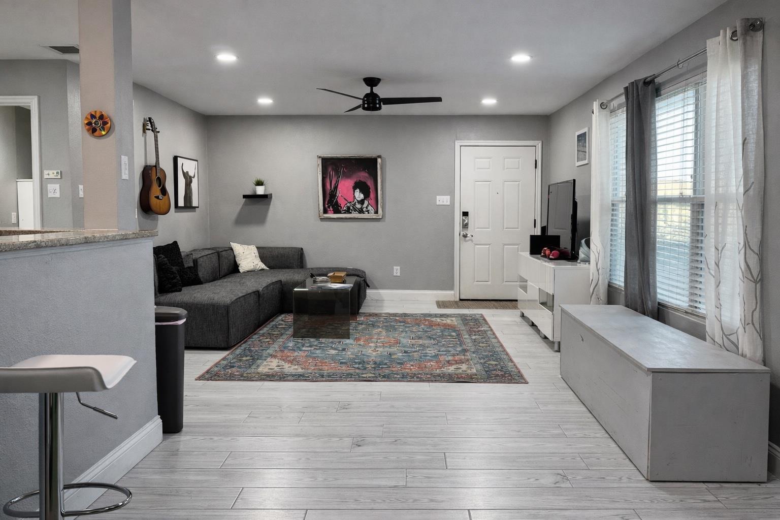 2450 Ashdale Dr # 210, Austin, TX 78757