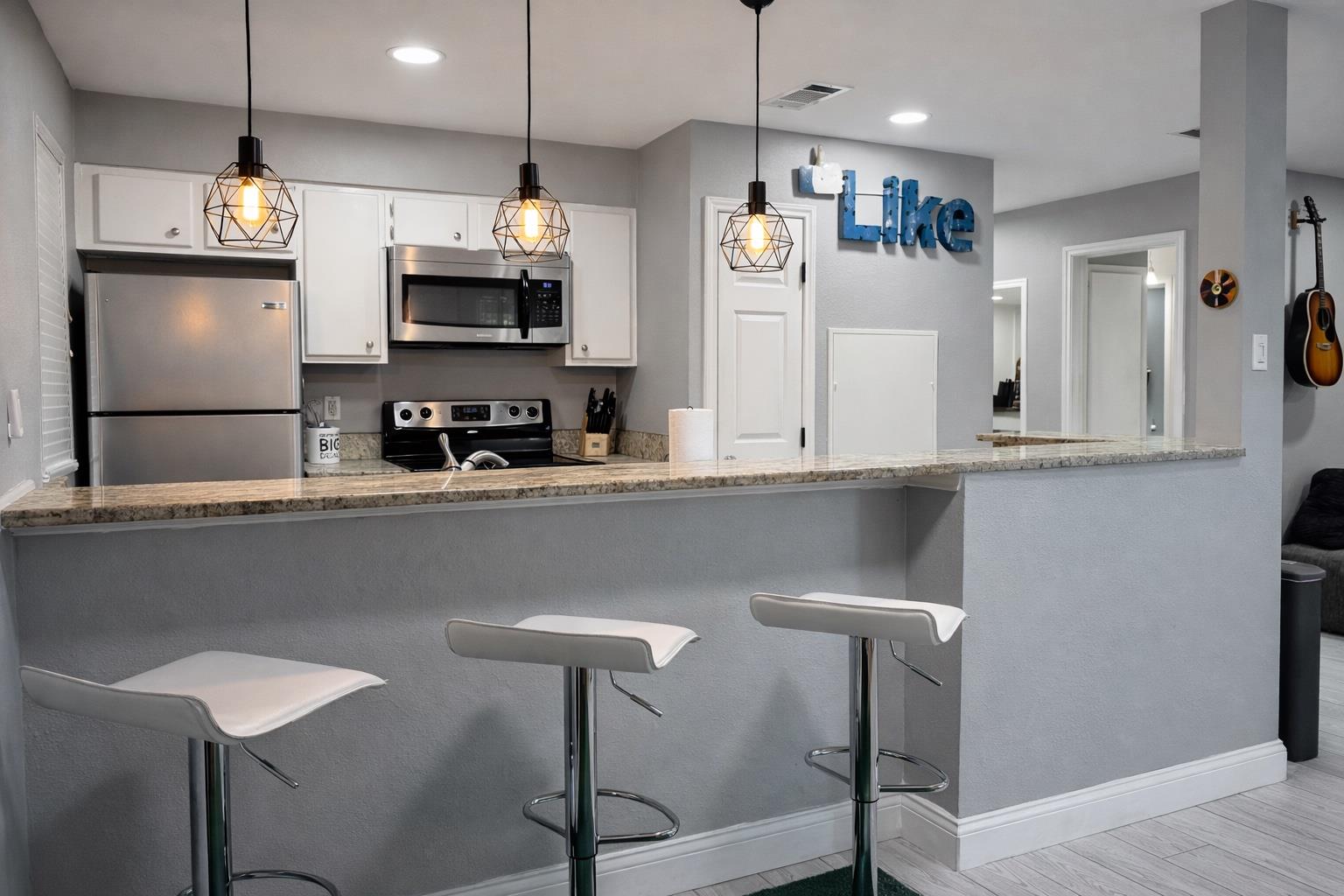 2450 Ashdale Dr # 210, Austin, TX 78757