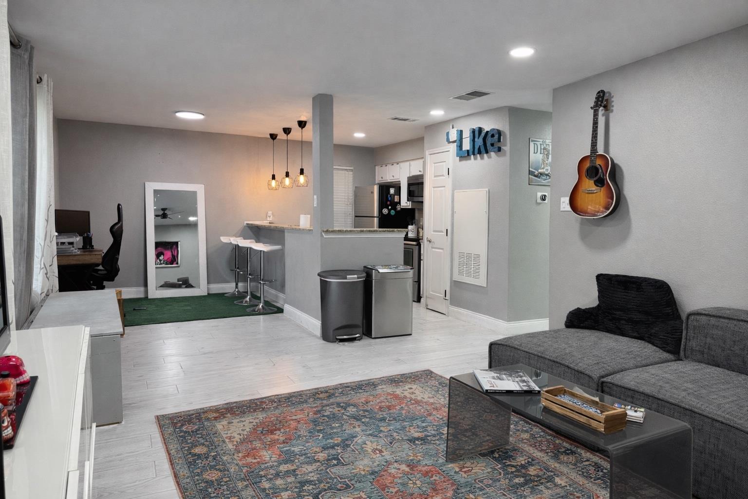 2450 Ashdale Dr # 210, Austin, TX 78757