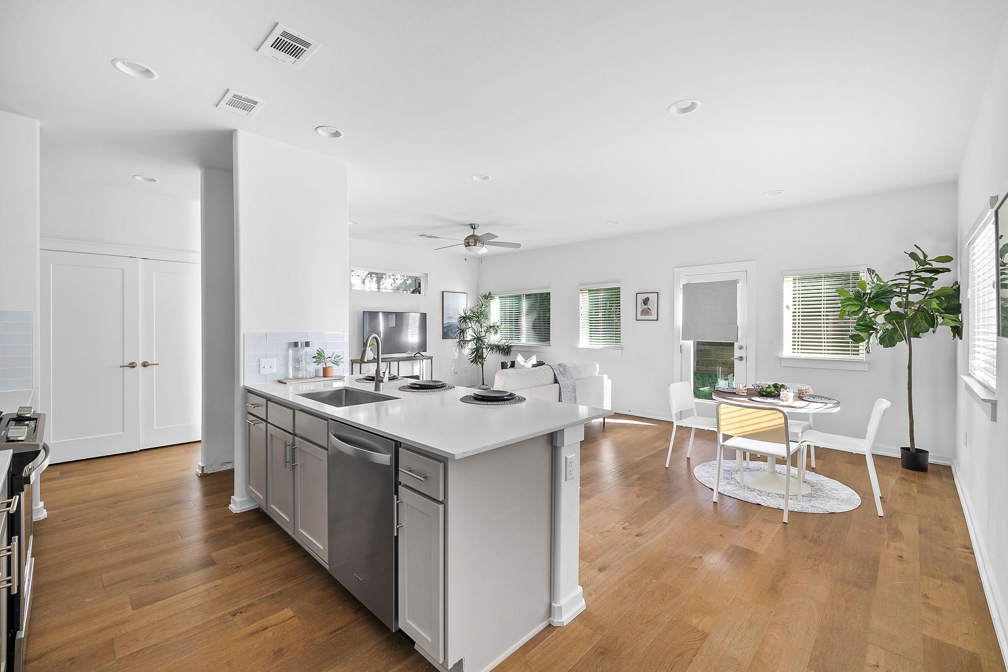 6800 Menchaca Rd # 22, Austin, TX 78745