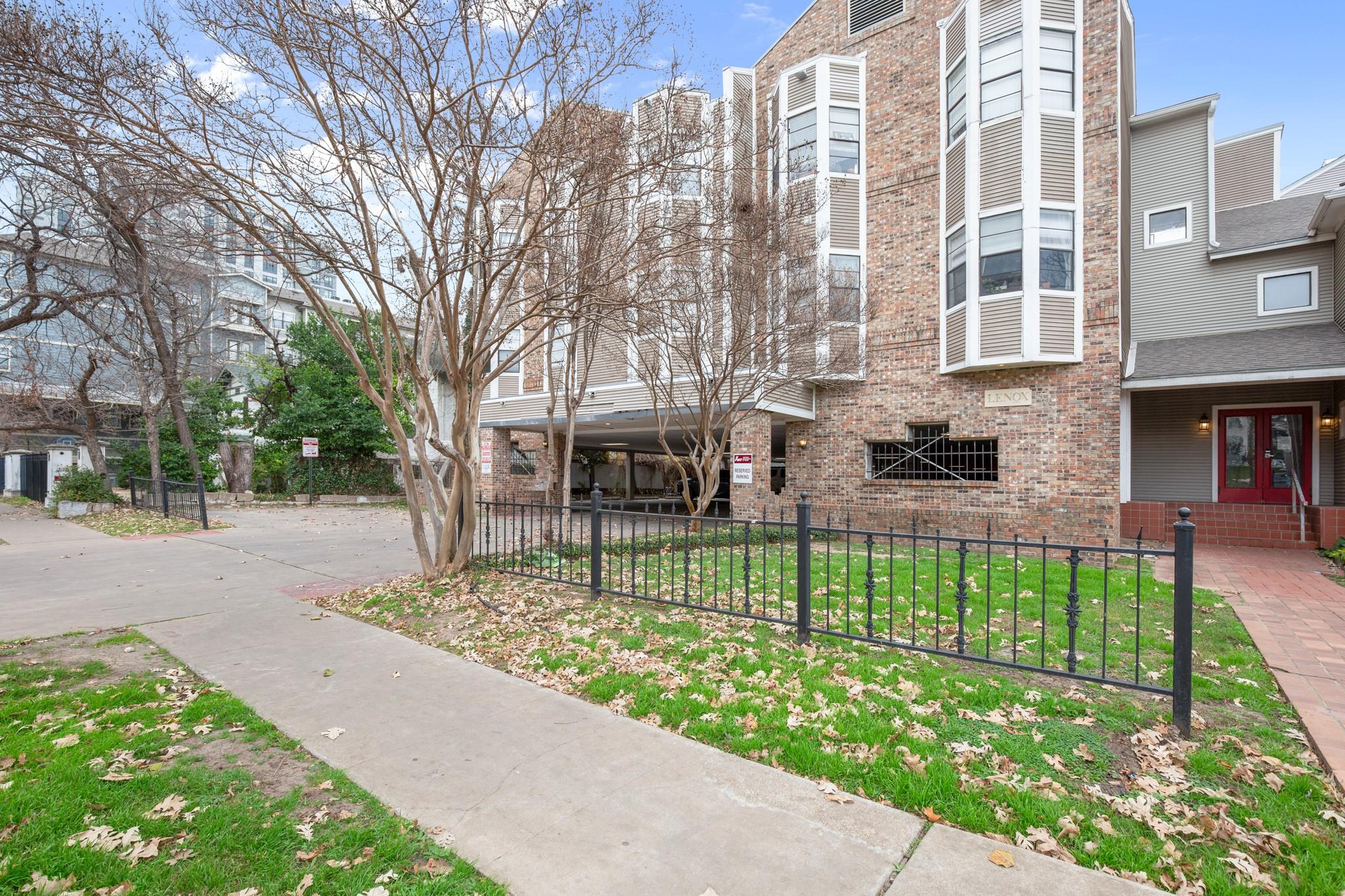 915 W 23rd St # 203, Austin, TX 78705