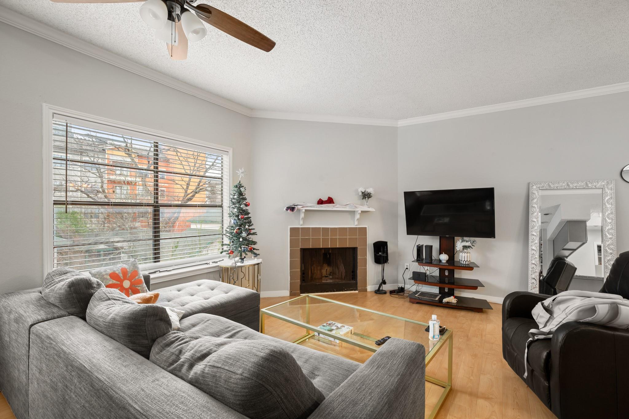 915 W 23rd St # 203, Austin, TX 78705