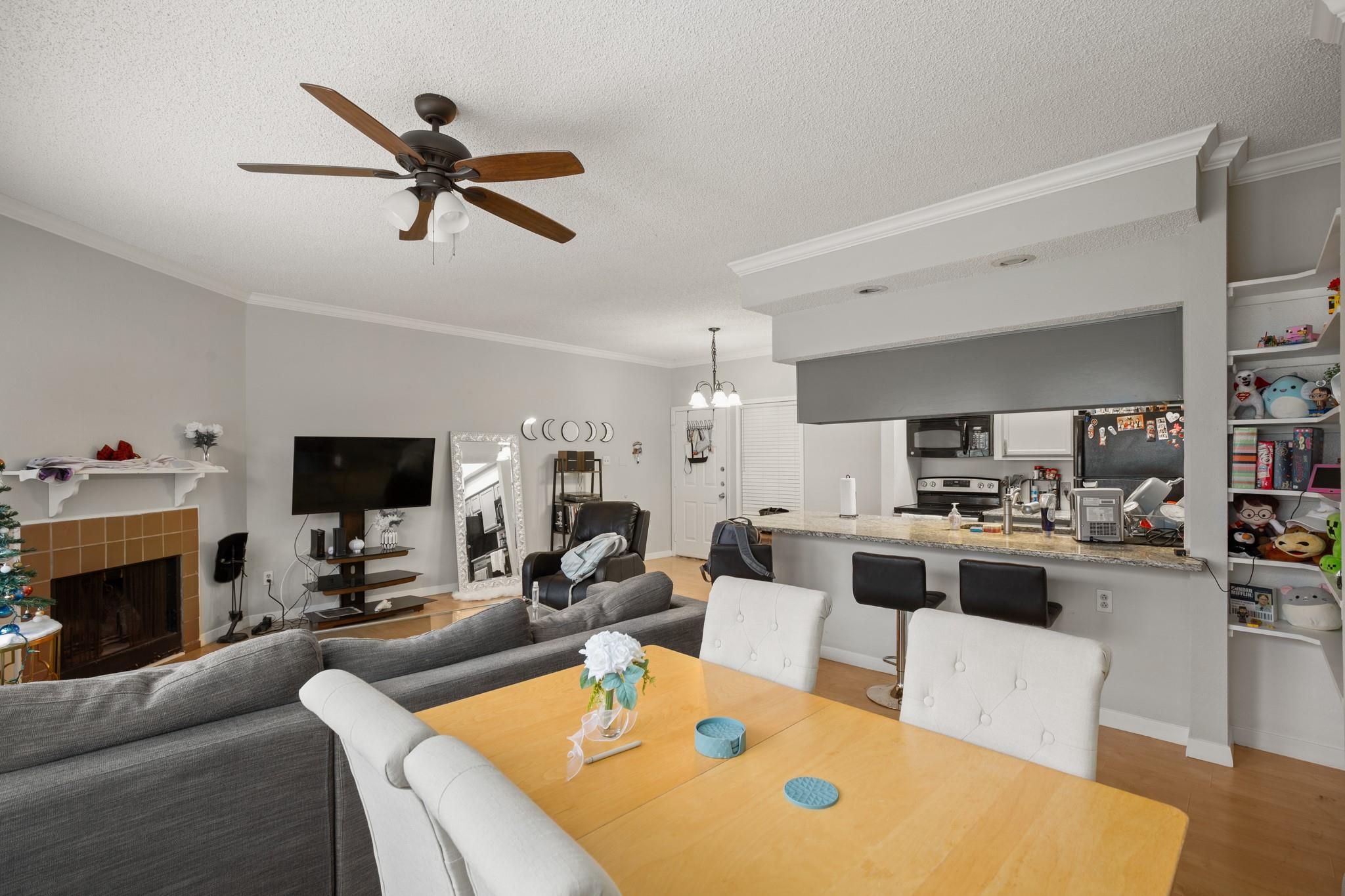 915 W 23rd St # 203, Austin, TX 78705