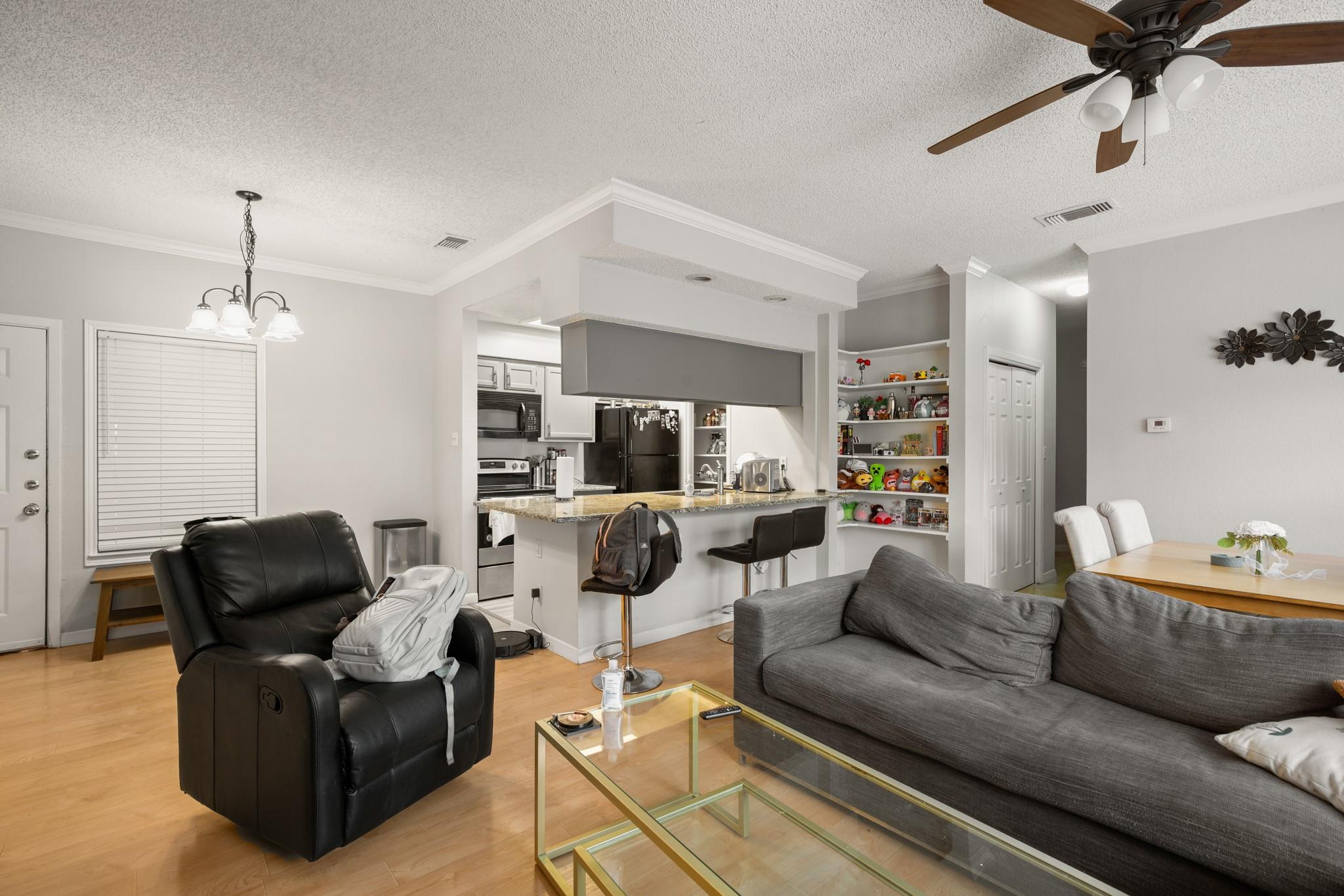 915 W 23rd St # 203, Austin, TX 78705